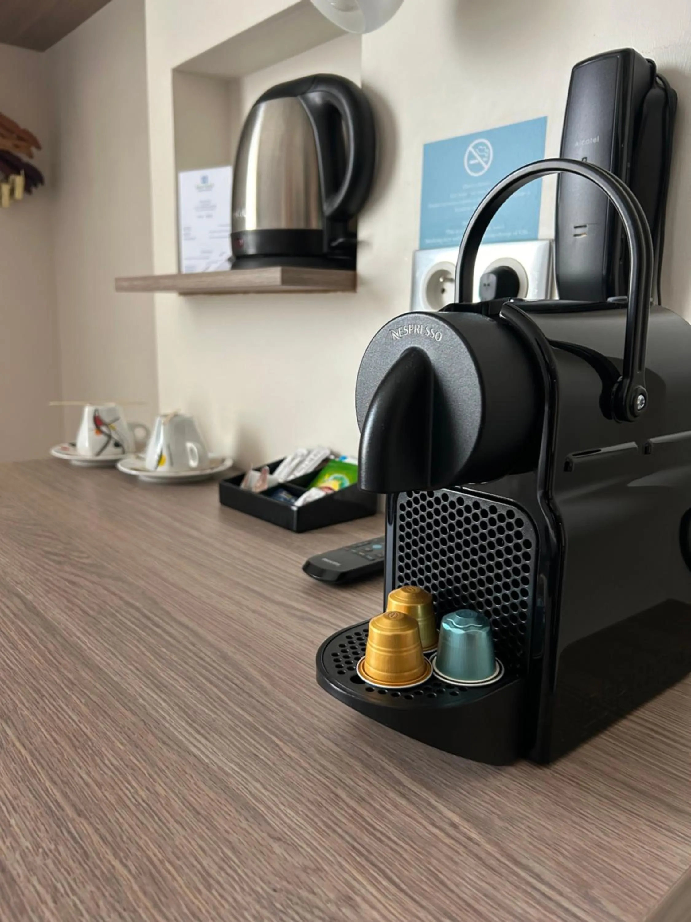 Coffee/tea facilities in Sure Hotel by Best Western Reims Nord