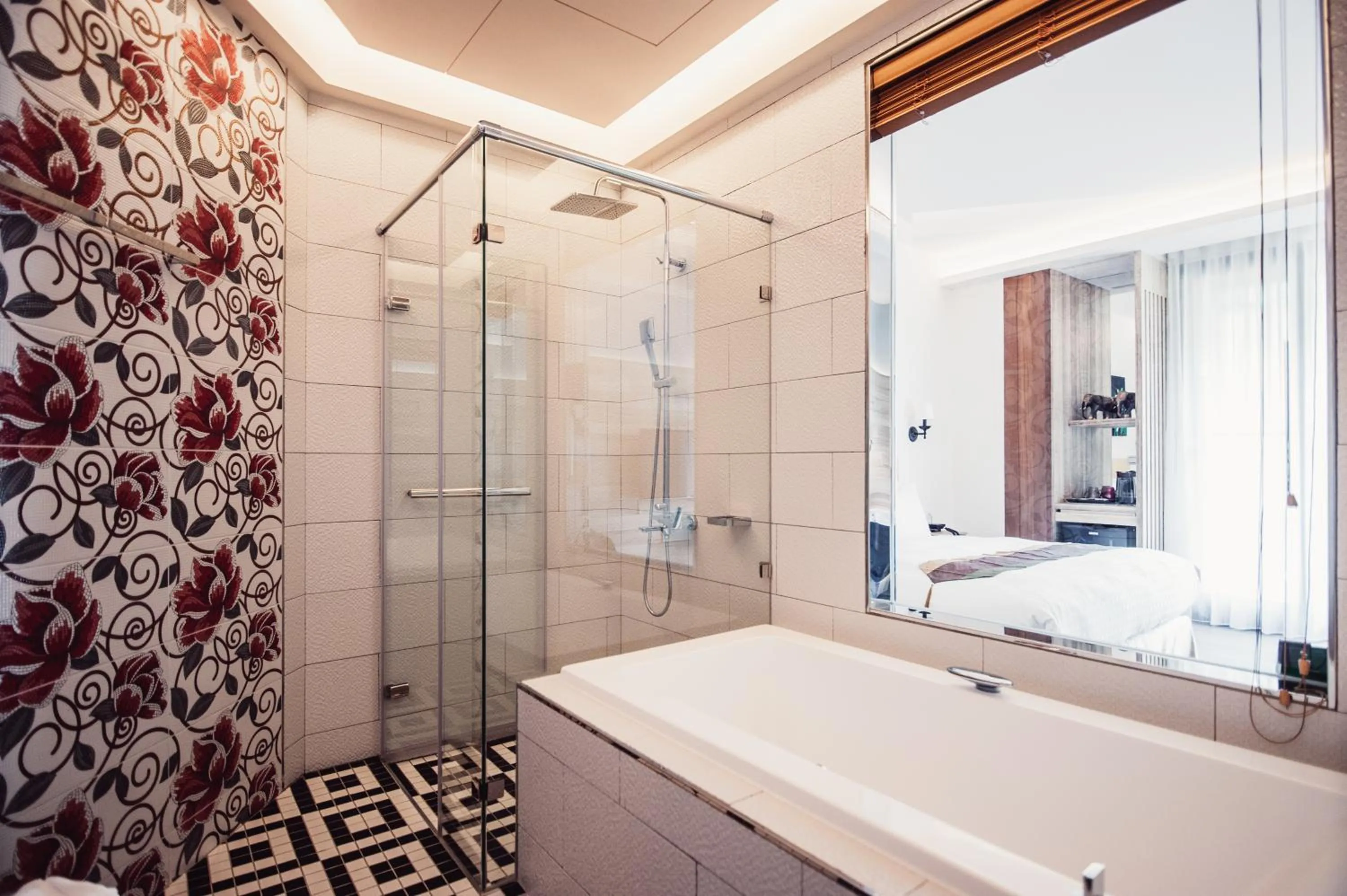Shower in Dreamer Boutique Hotel