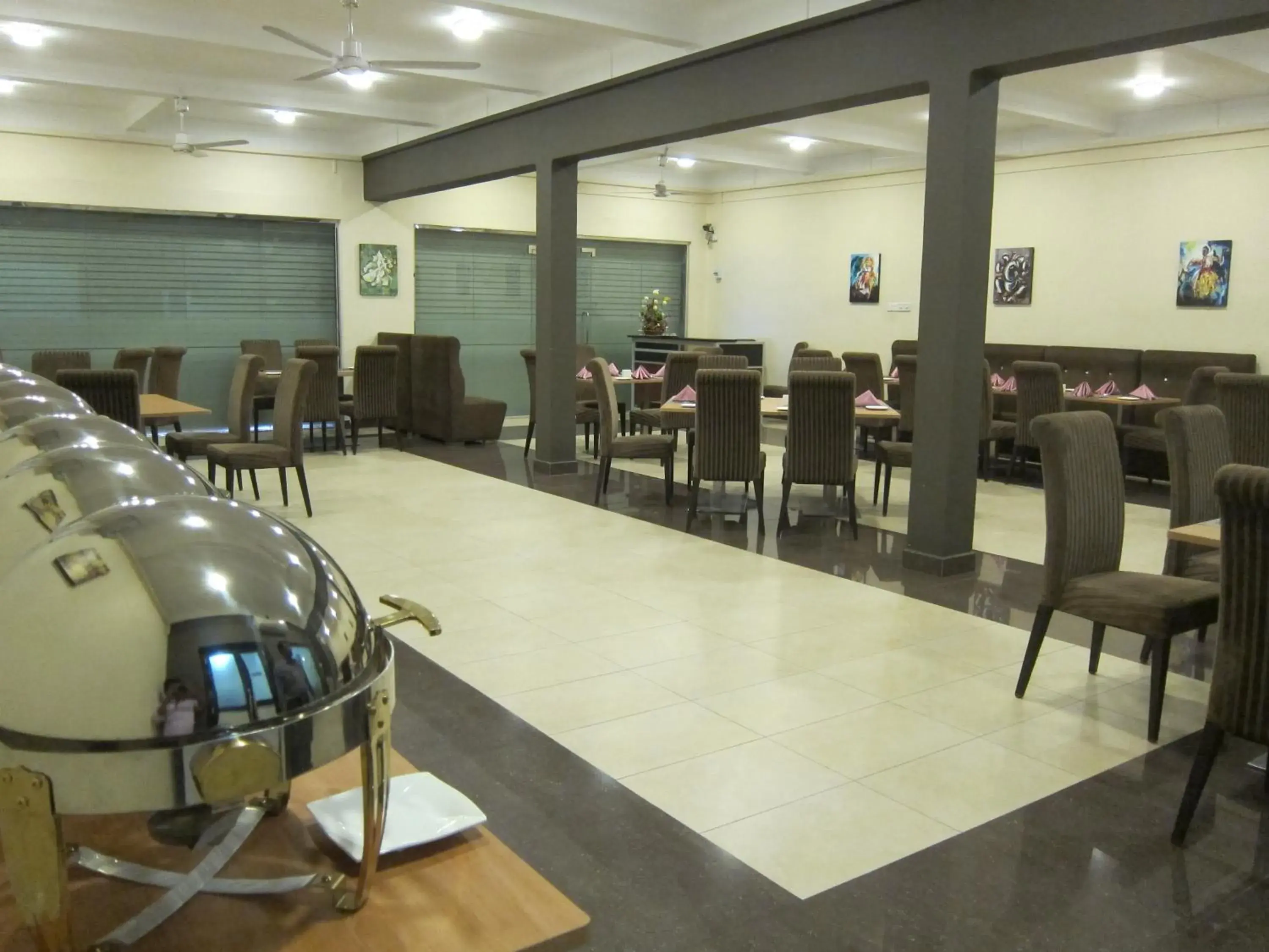 Restaurant/places to eat in Hotel Oviya Restaurant/places to eat in Hotel Oviya