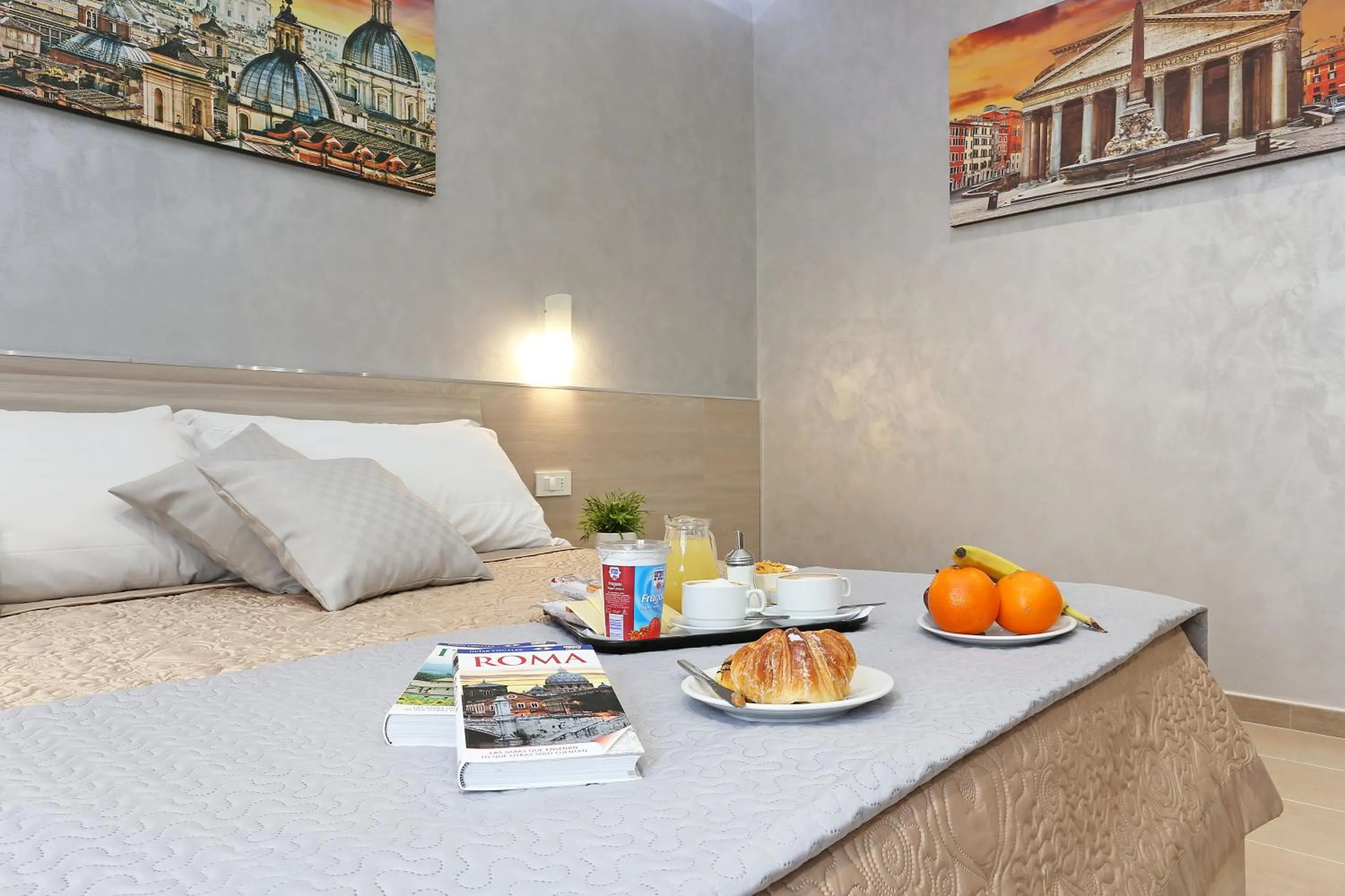 Bedroom, Bed in AdoraSuite 2