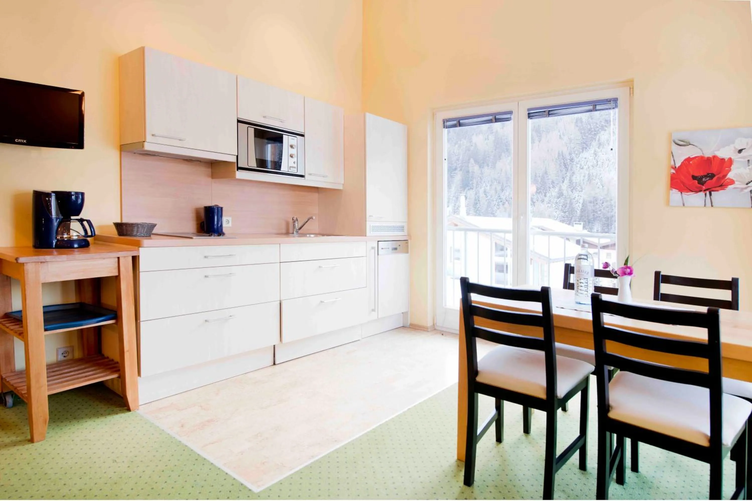 Kitchen or kitchenette in Ibex Lodge