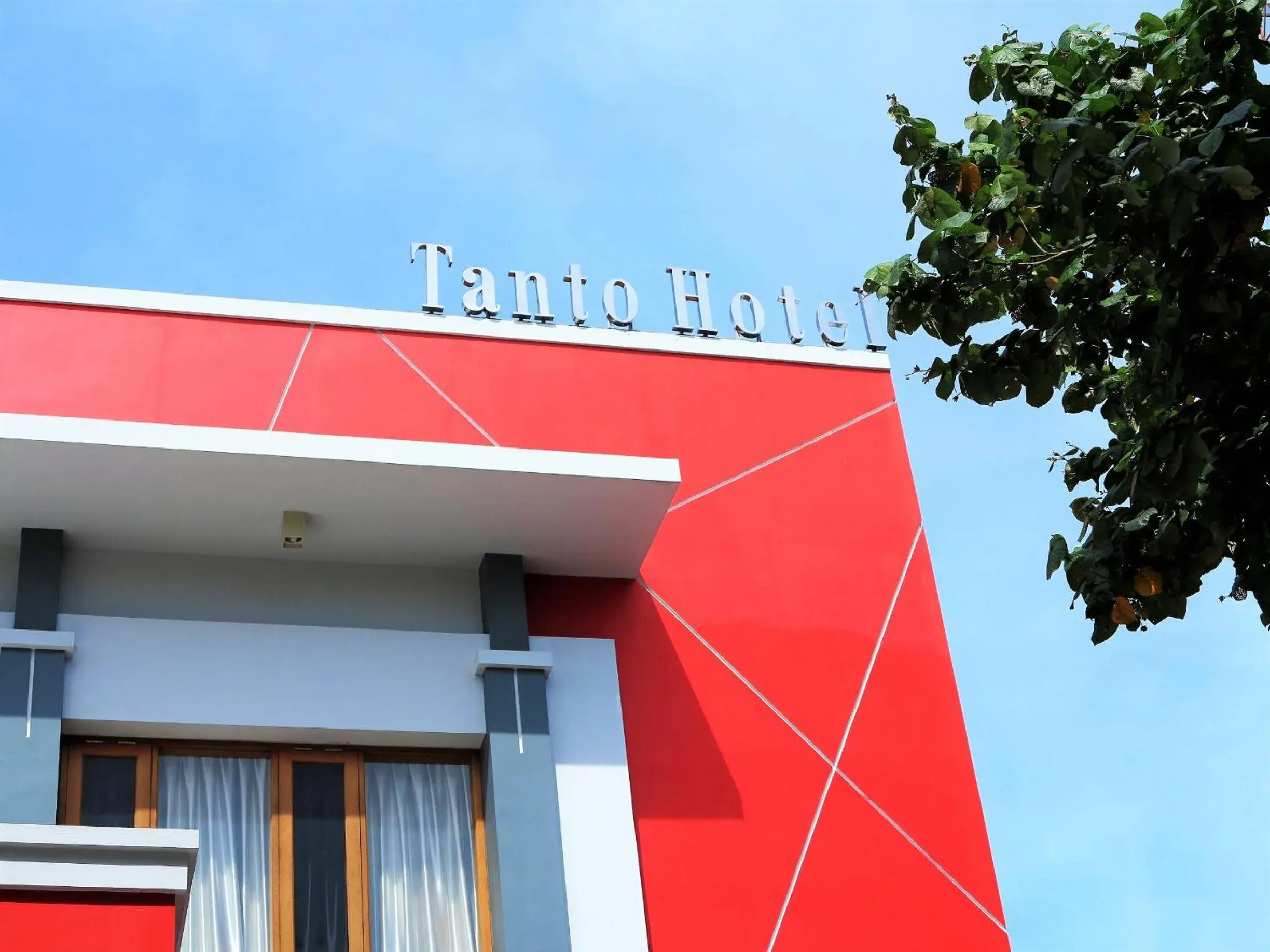 Property building in Tanto Hotel Property building in Tanto Hotel