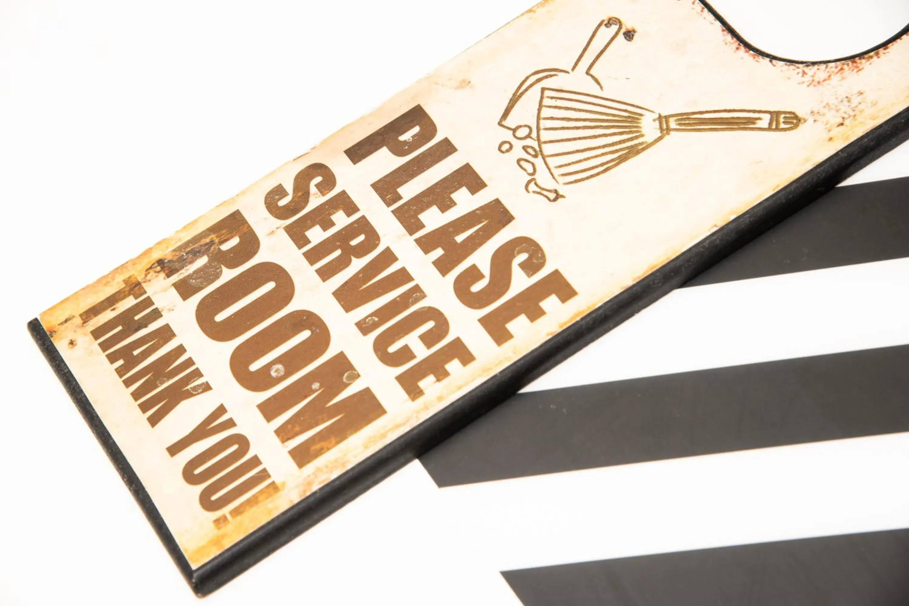 Logo/Certificate/Sign in B&B Metropolitan