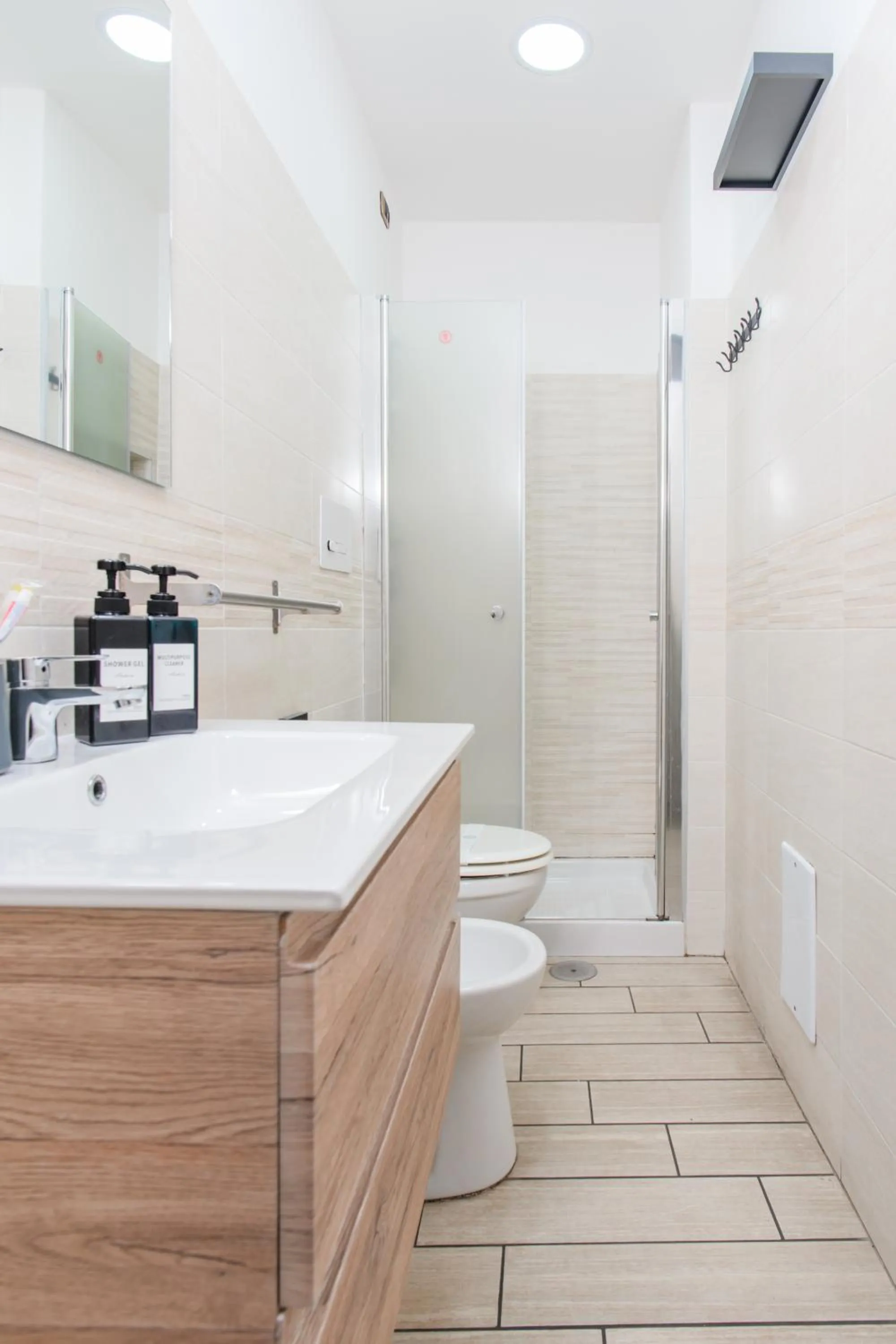 Shower in B&B Metropolitan