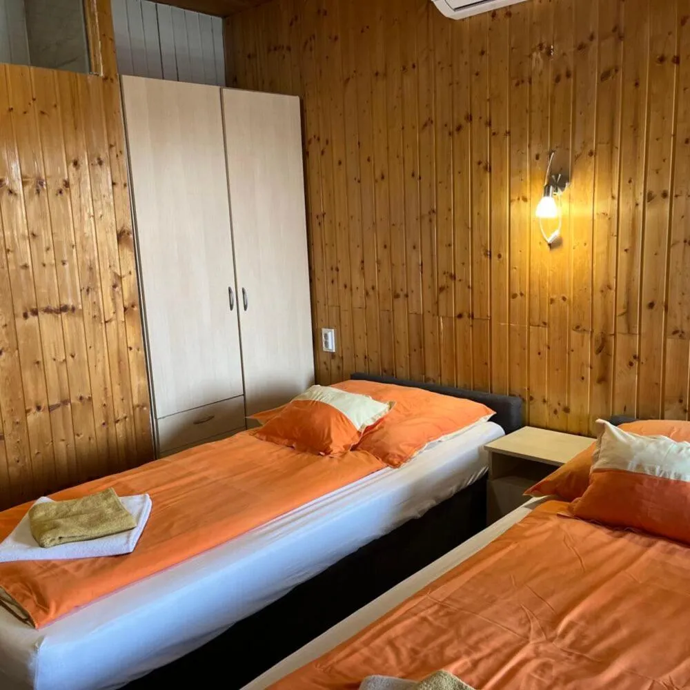 Triple Room with Balcony - single occupancy in Lenzl's Panzió