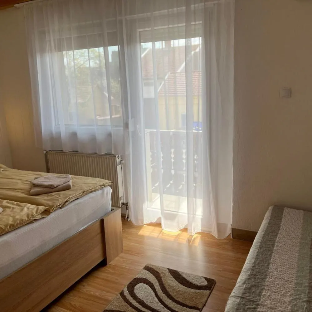 Lenzl's Panzió