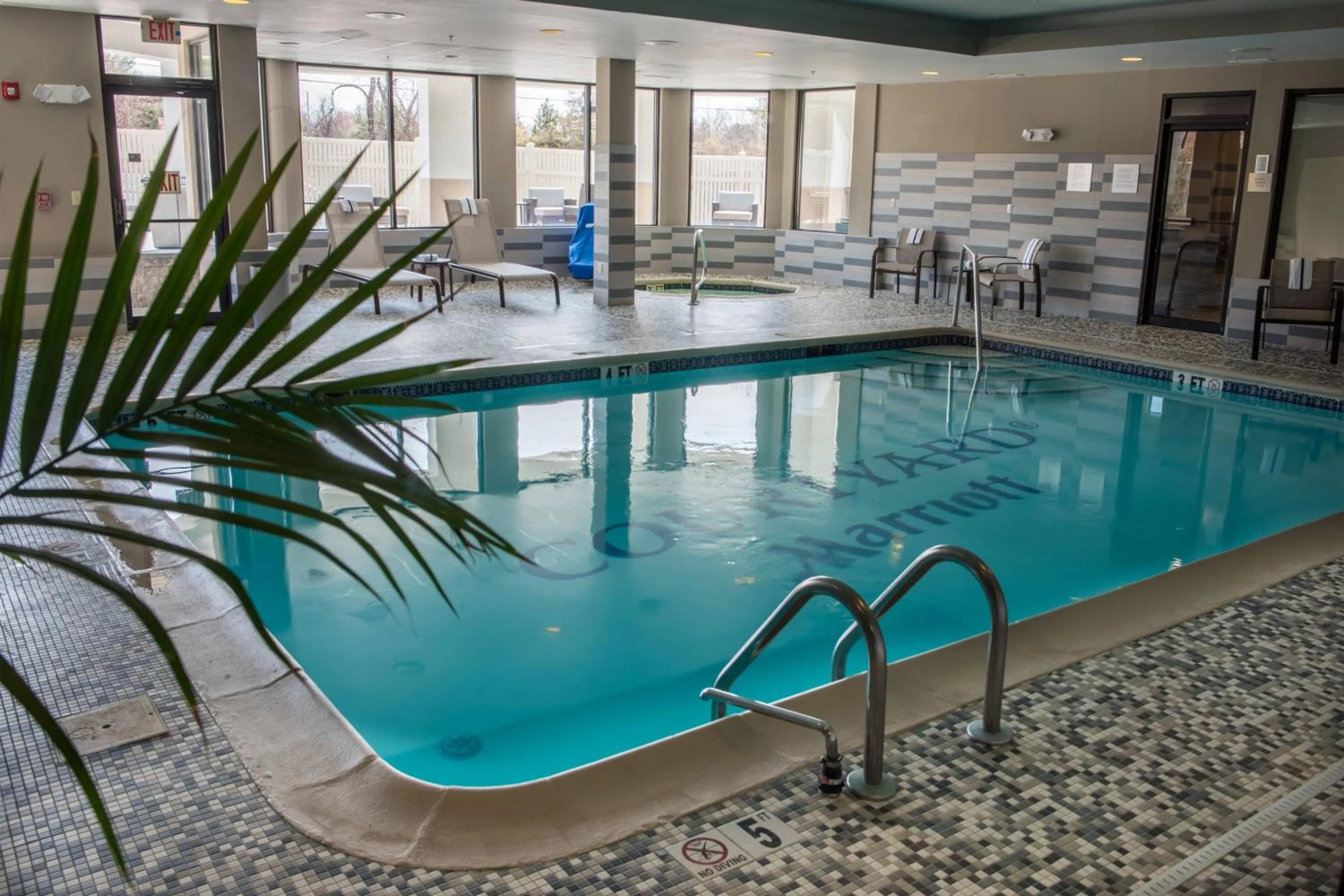 Swimming pool in Courtyard by Marriott Norwich