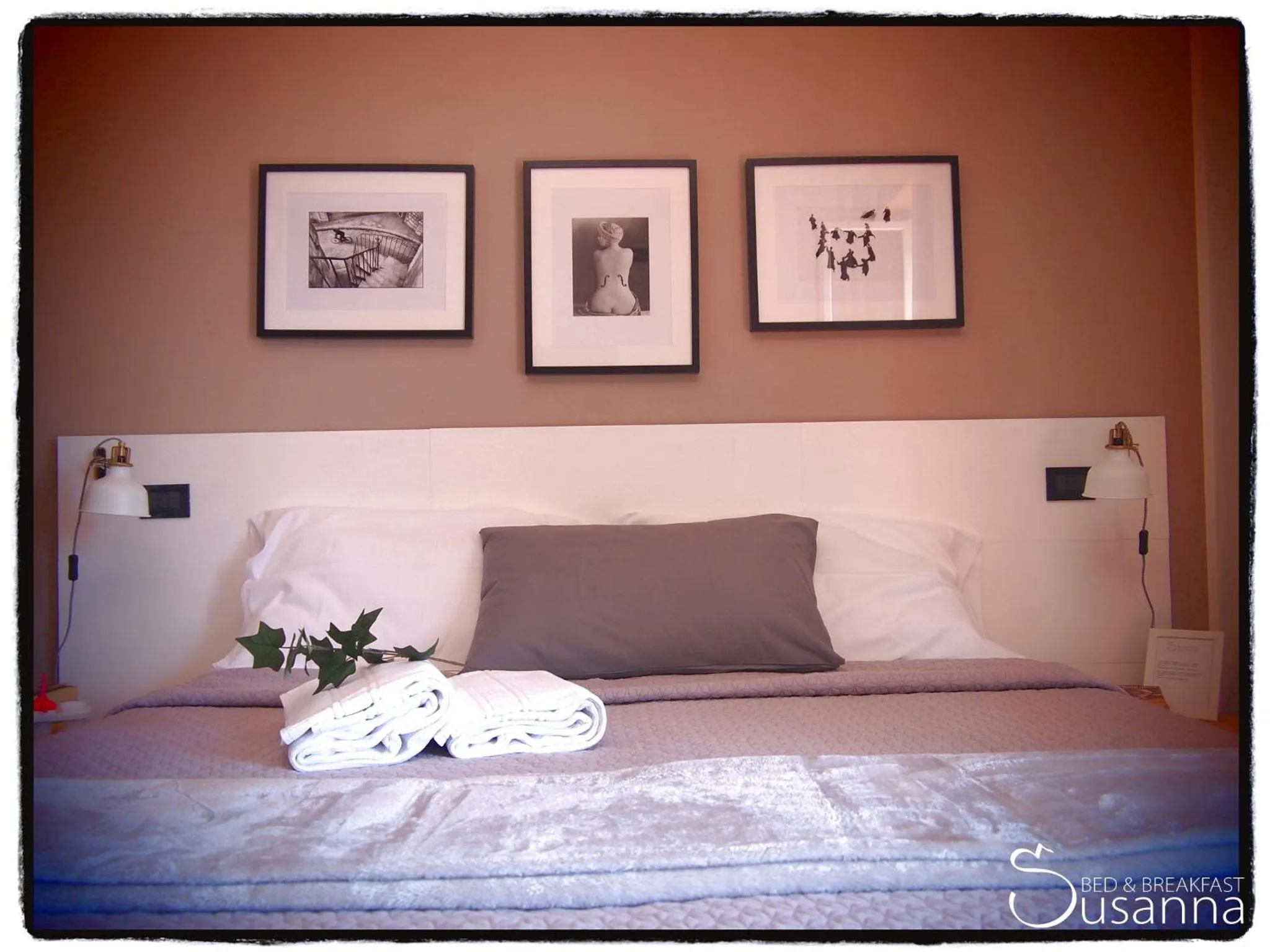 Decorative detail, Bed in B&B Susanna