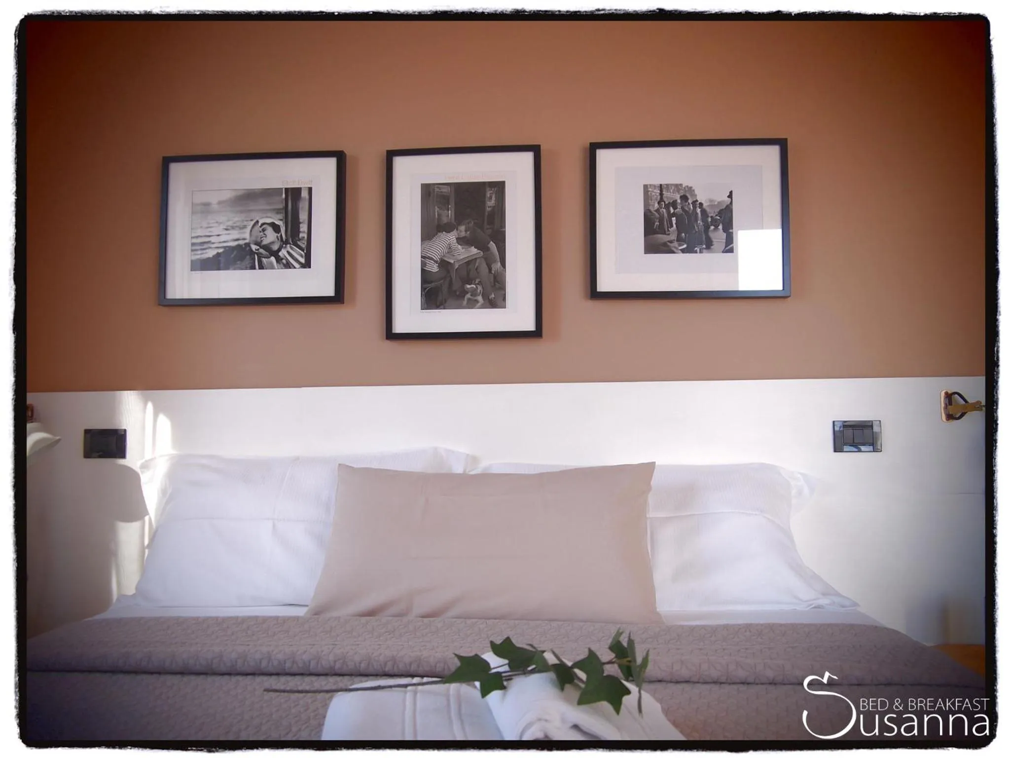 Decorative detail, Bed in B&B Susanna