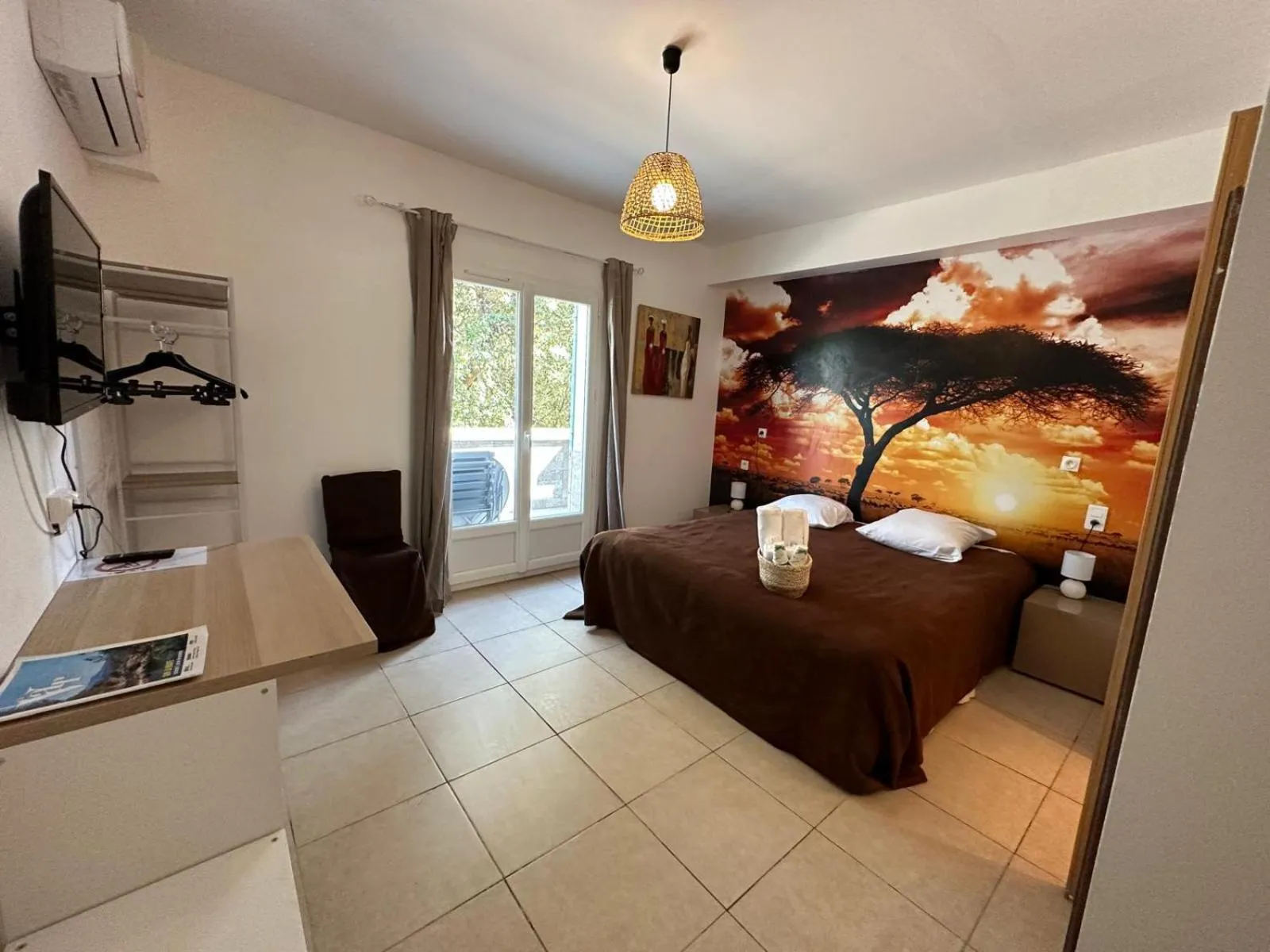 Bed in L'hôtel du Bastier