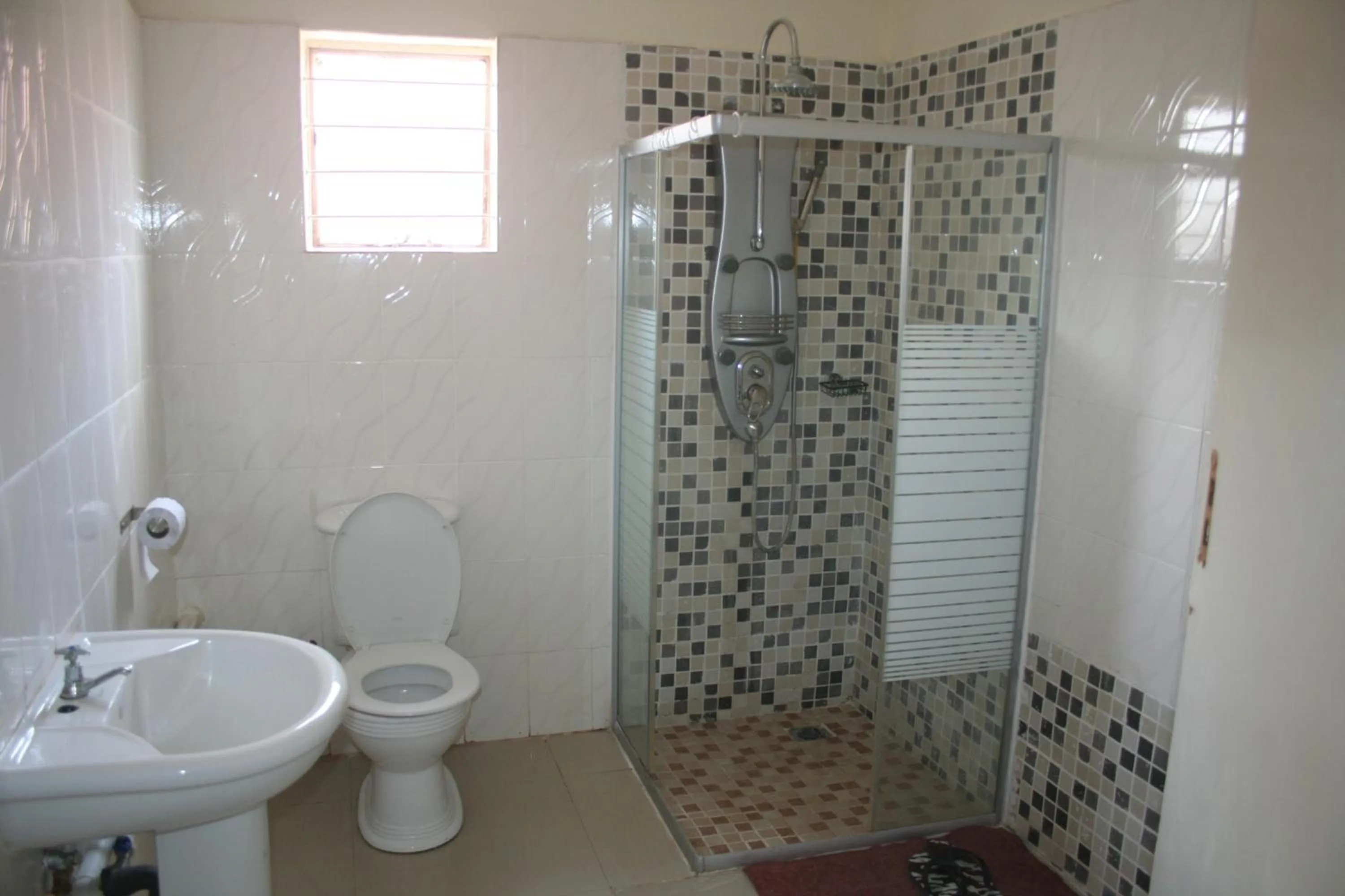 Shower in Honeybed Lodge