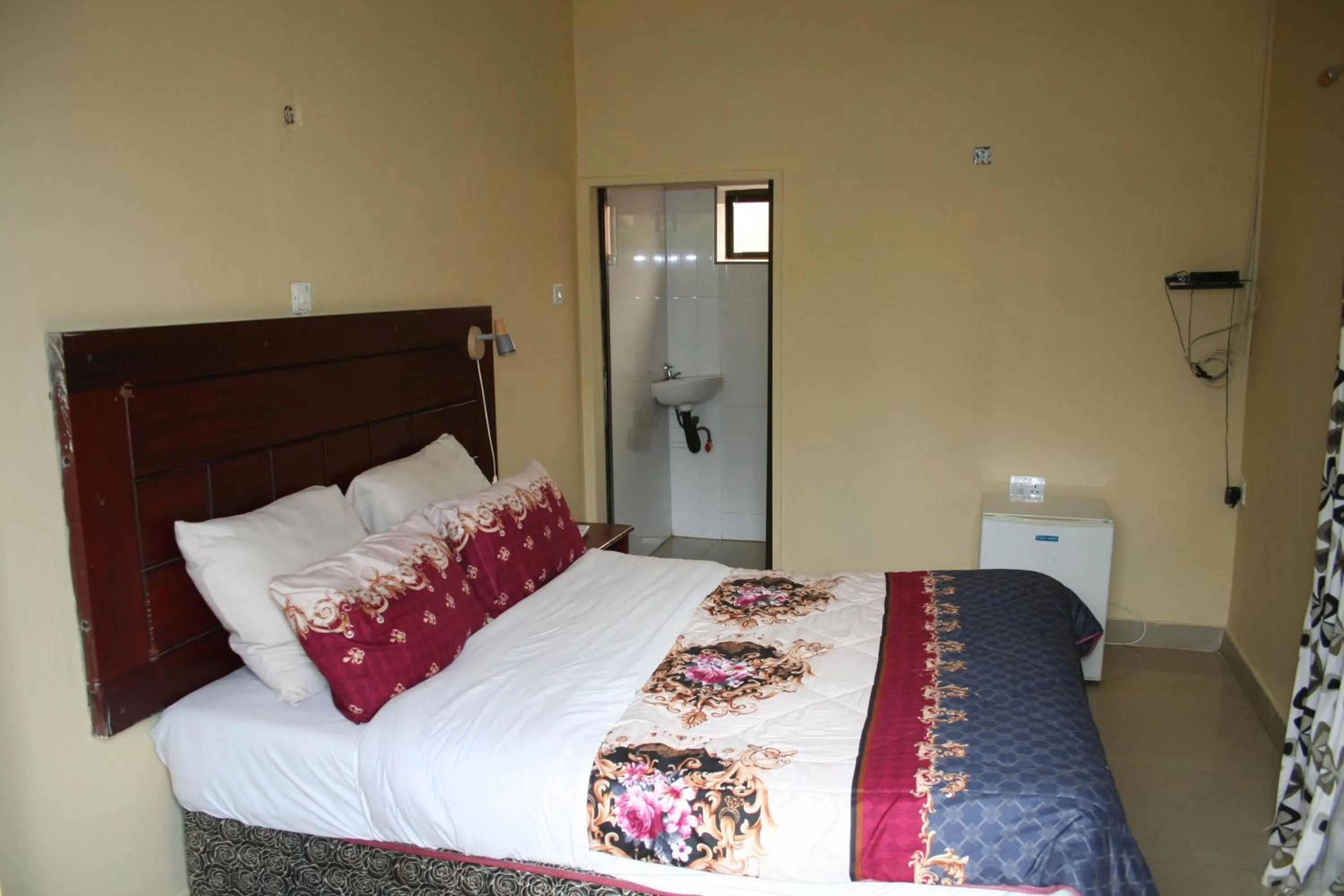 Bed in Honeybed Lodge