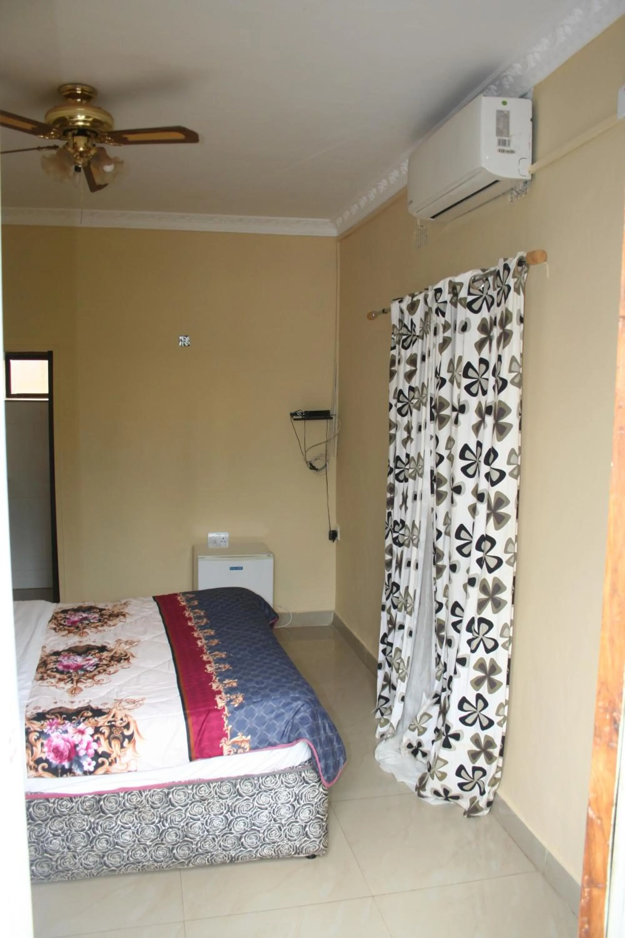 Bed in Honeybed Lodge