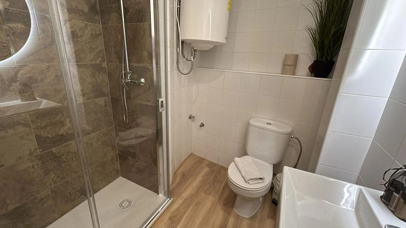 Shower in Malaga Center Flat Cathedral