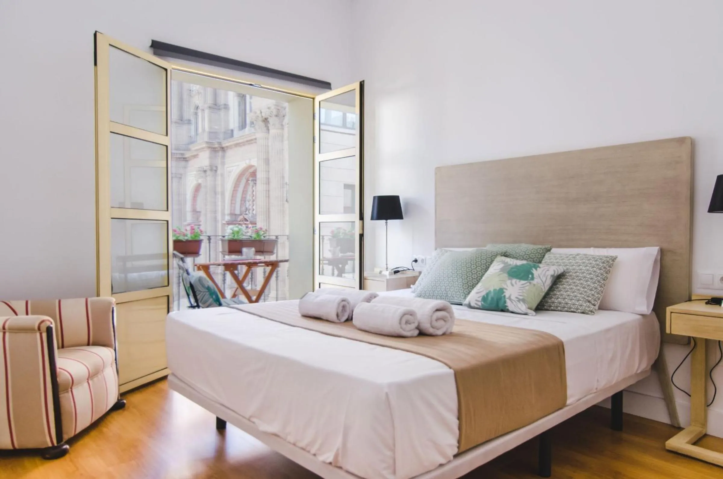 Balcony/Terrace, Bed in Malaga Center Flat Cathedral