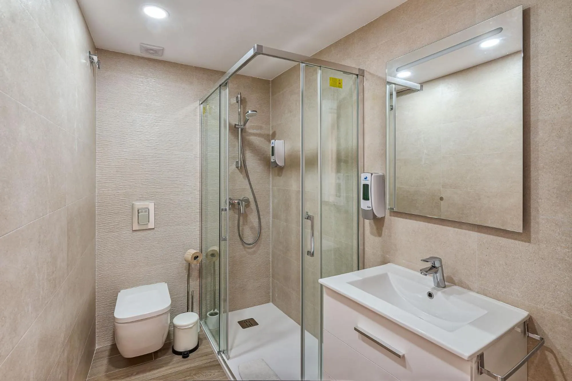 Shower in Malaga Center Flat Cathedral