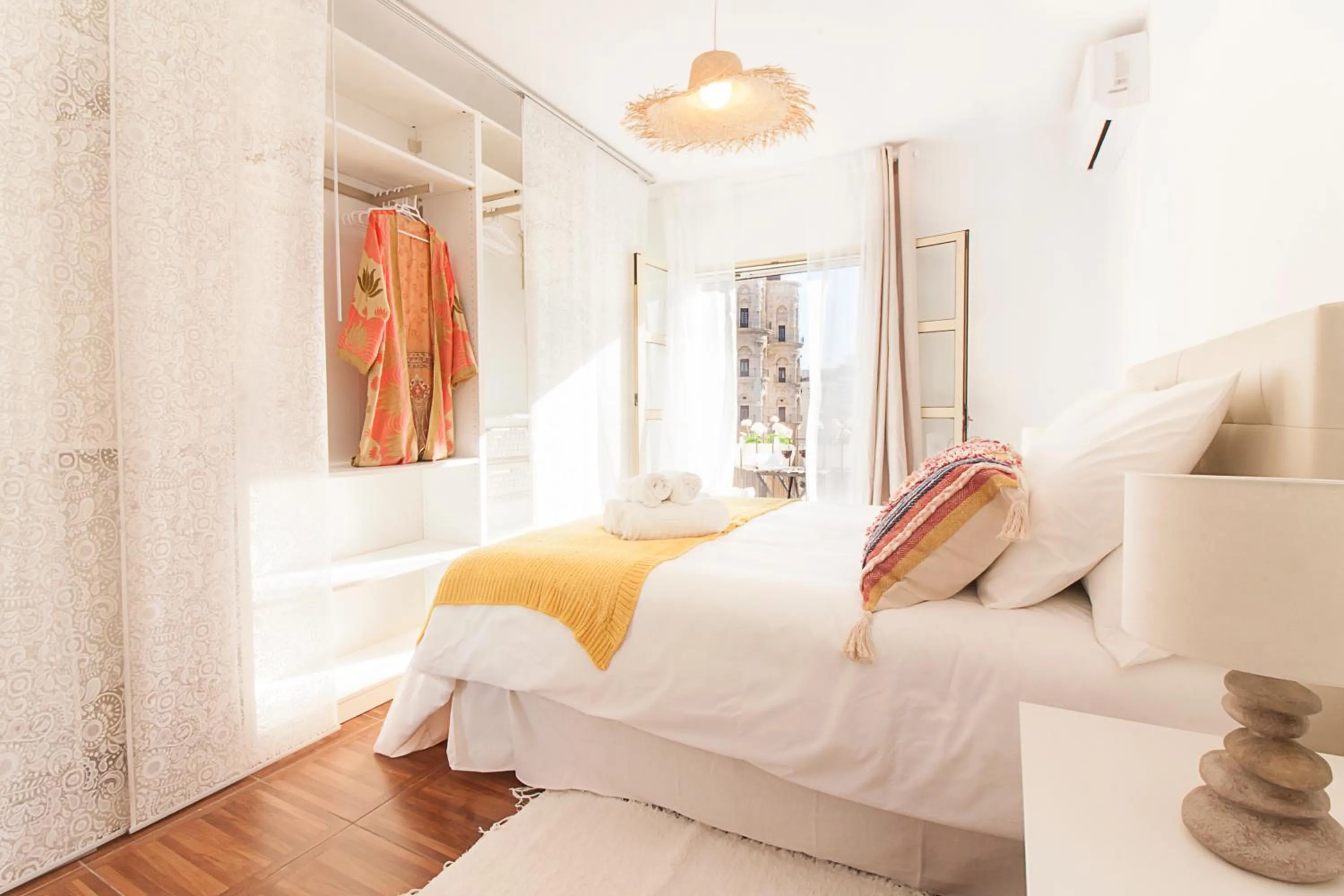 Balcony/Terrace, Bed in Malaga Center Flat Cathedral