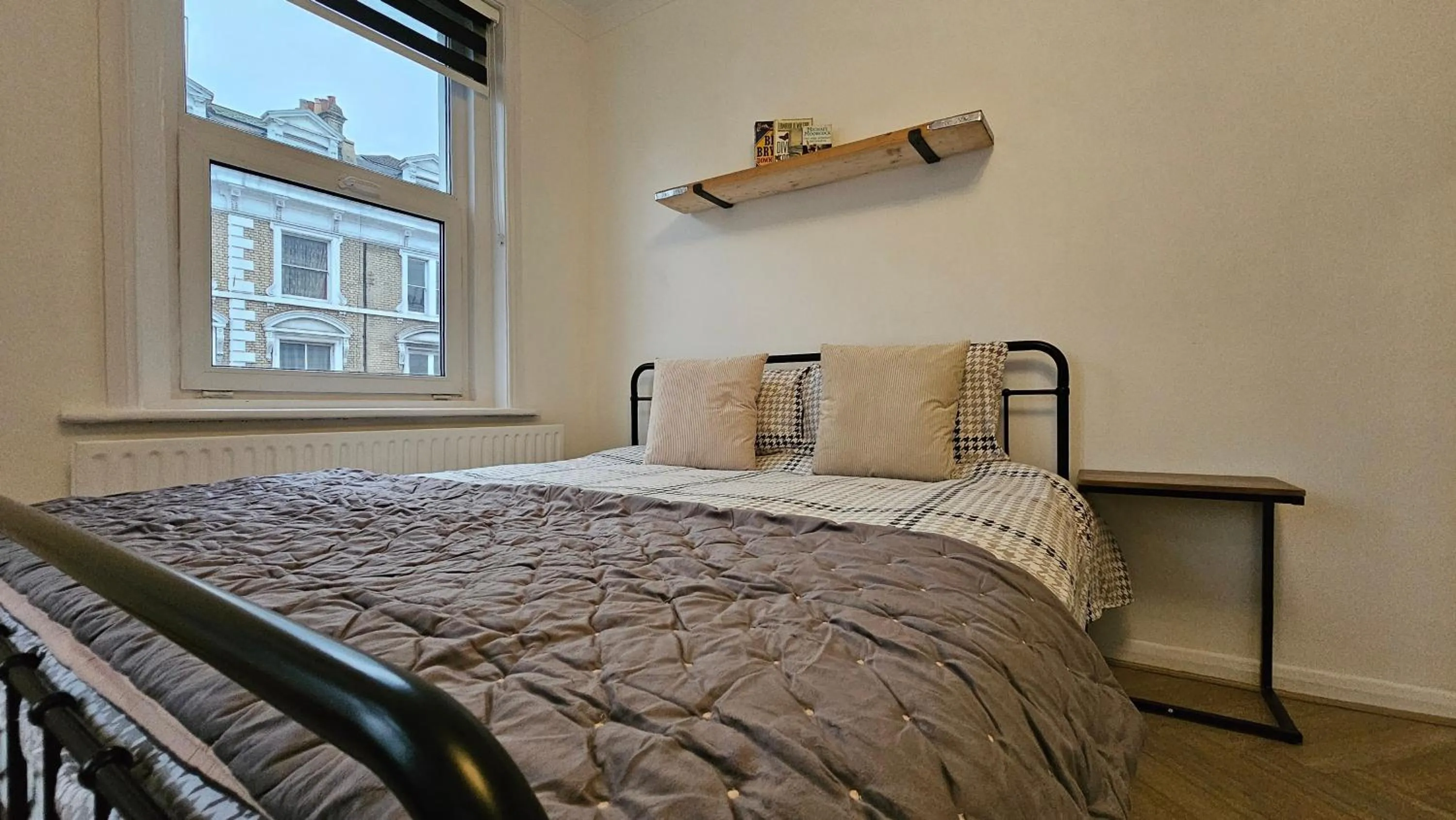 Bedroom in Bros Inn Hotel