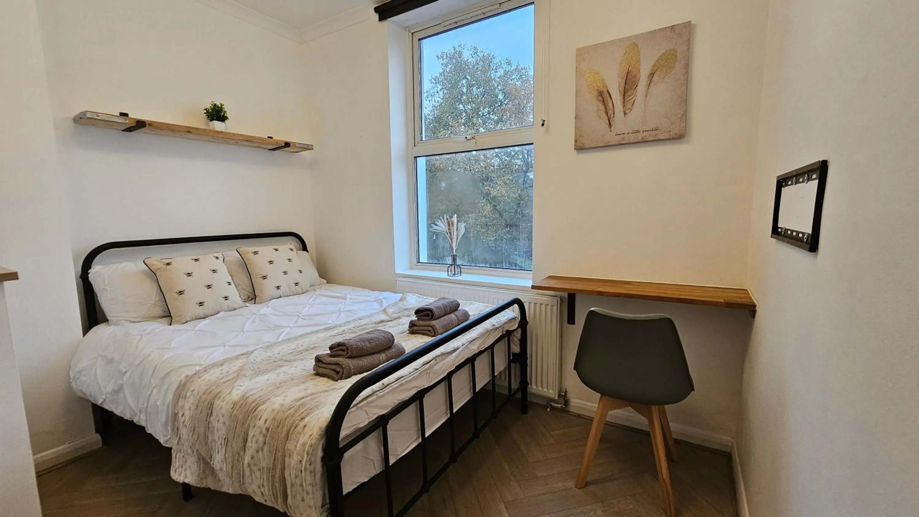 Bedroom in Bros Inn Hotel