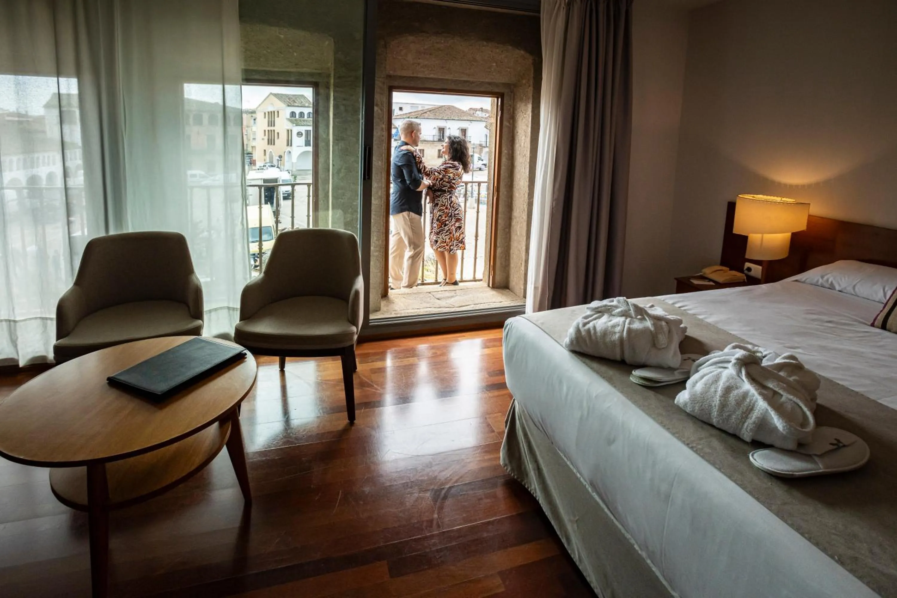 View (from property/room), Bed in Hotel Puente de Alconétar