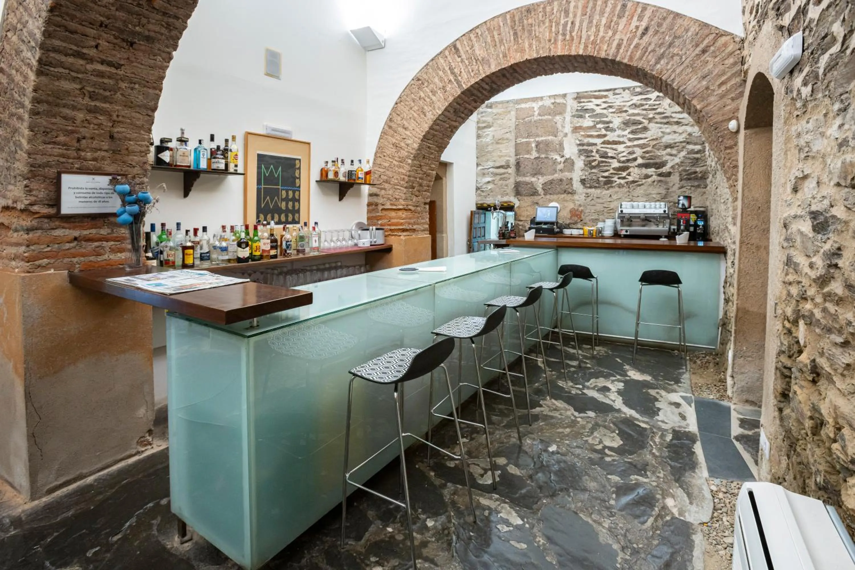 Lounge or bar in Hotel Puente de Alconétar