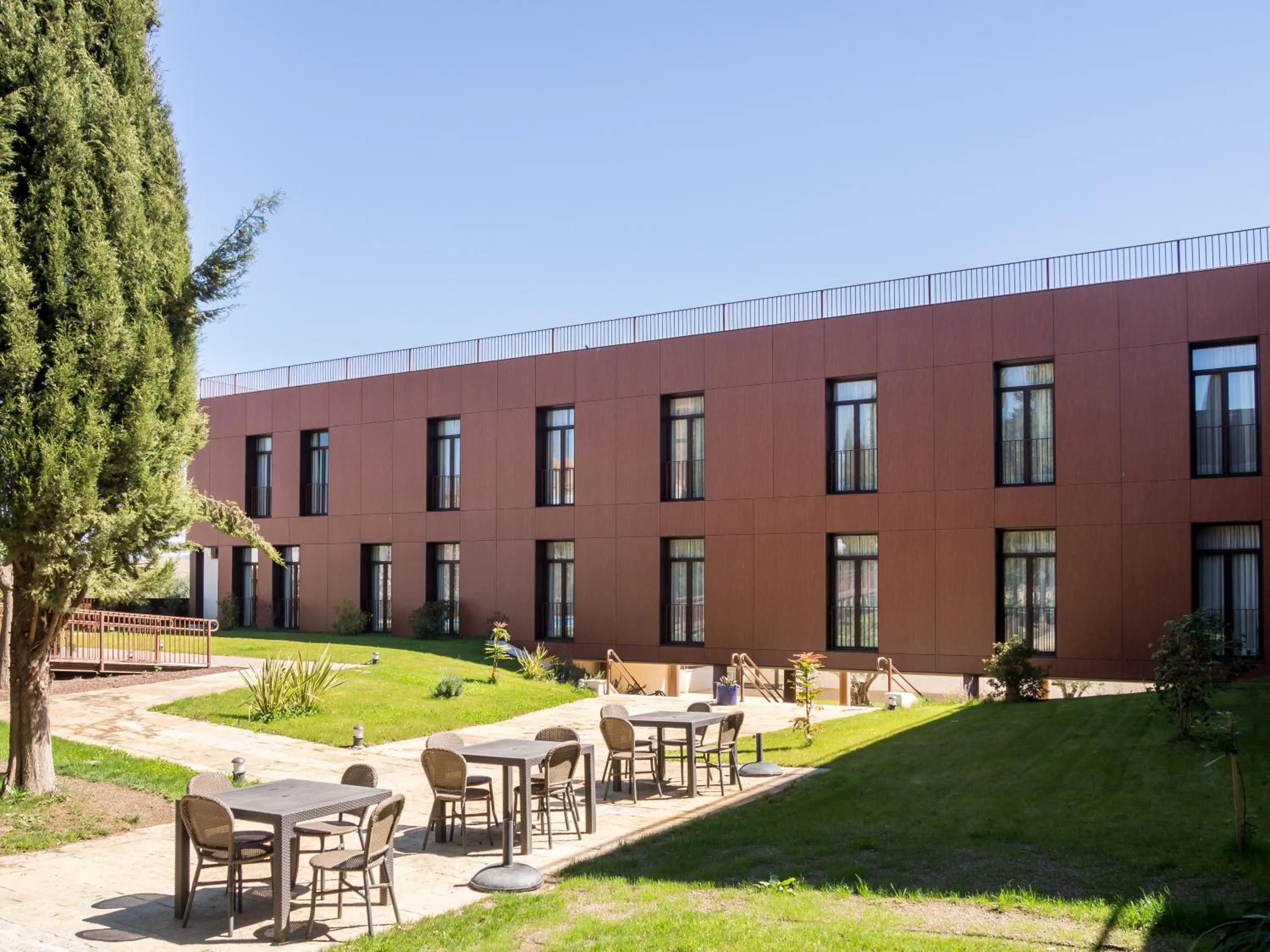 Garden in Hotel Puente de Alconétar