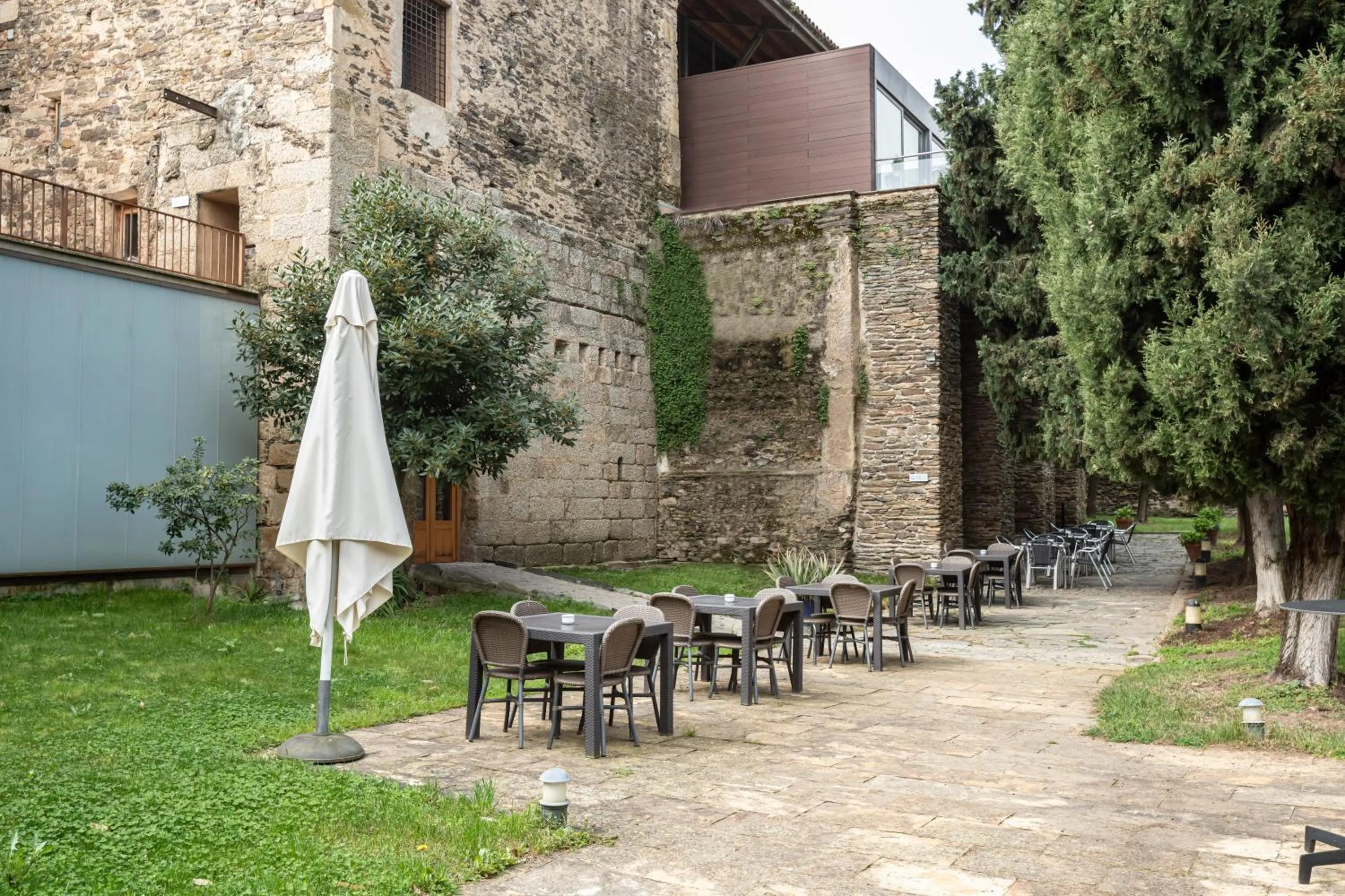 Garden in Hotel Puente de Alconétar