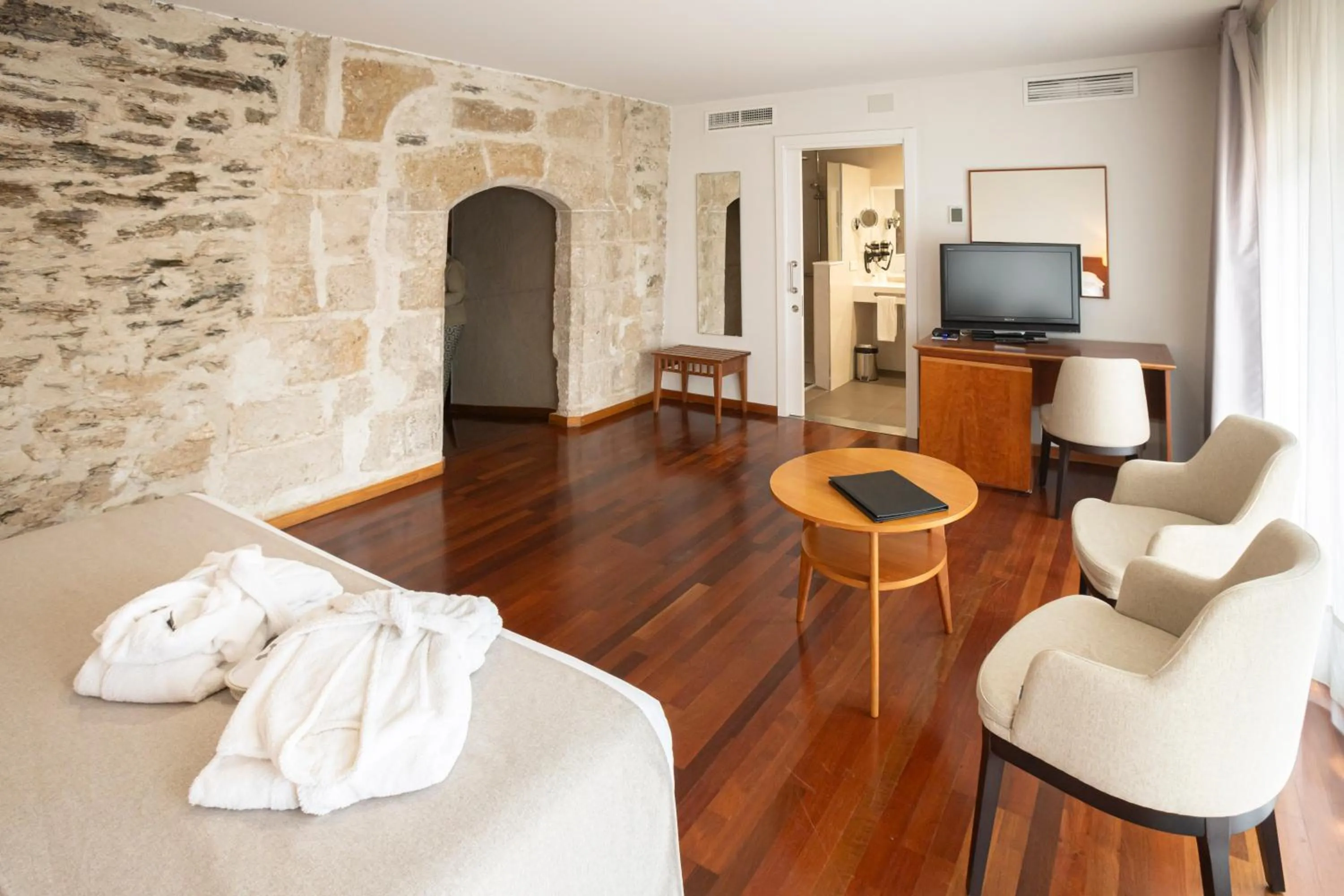 Bed in Hotel Puente de Alconétar