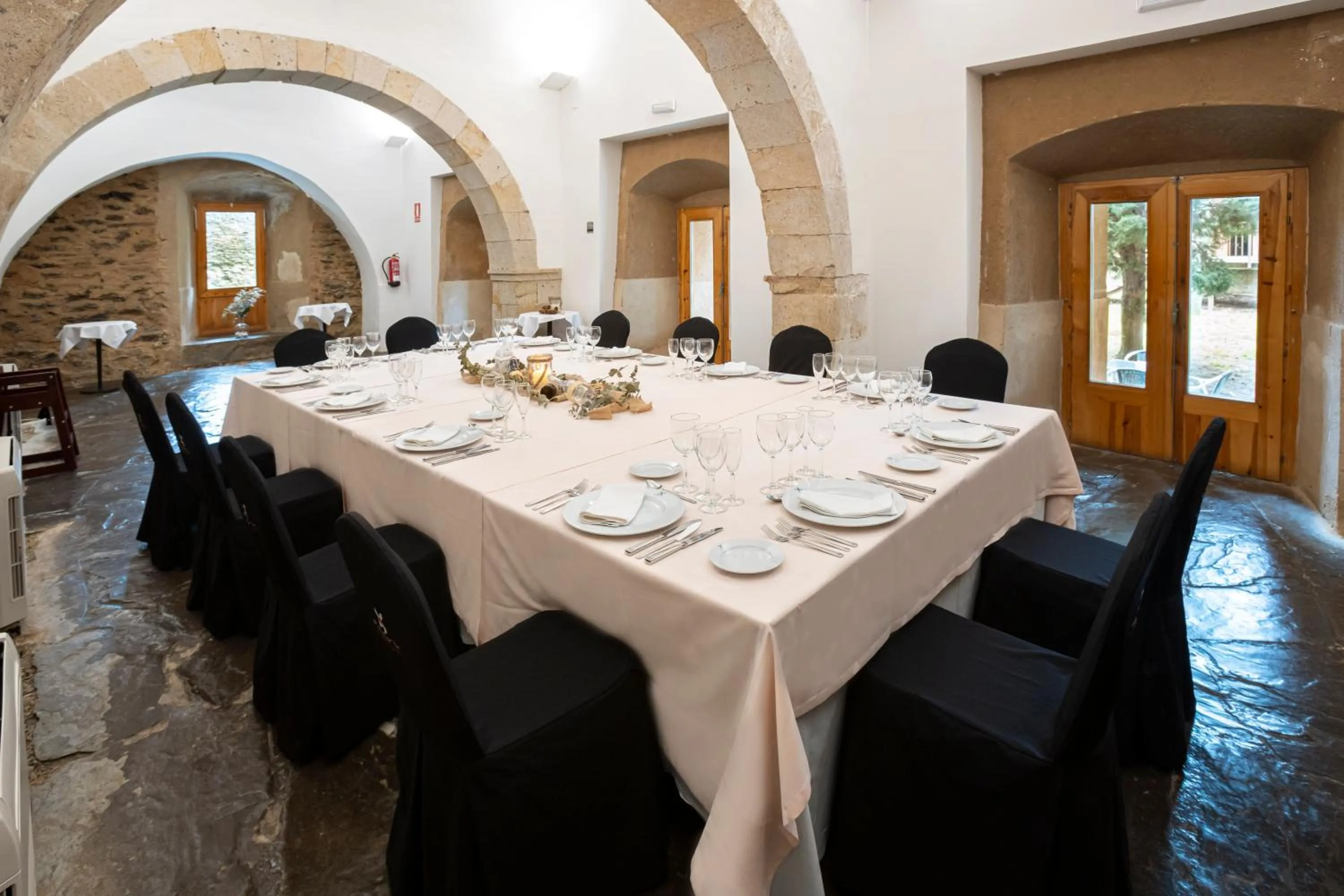 Lounge or bar in Hotel Puente de Alconétar