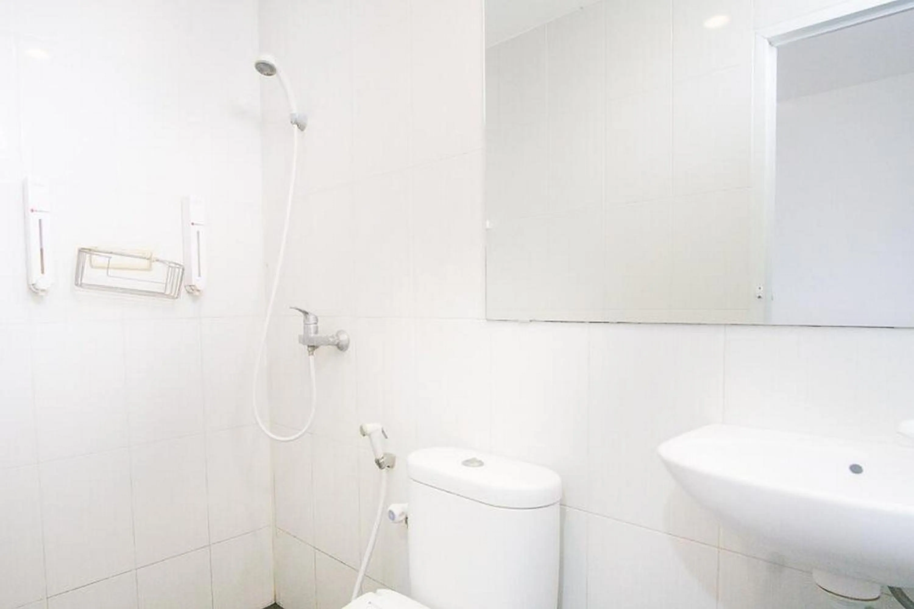 RedDoorz Plus near Plaza Indonesia