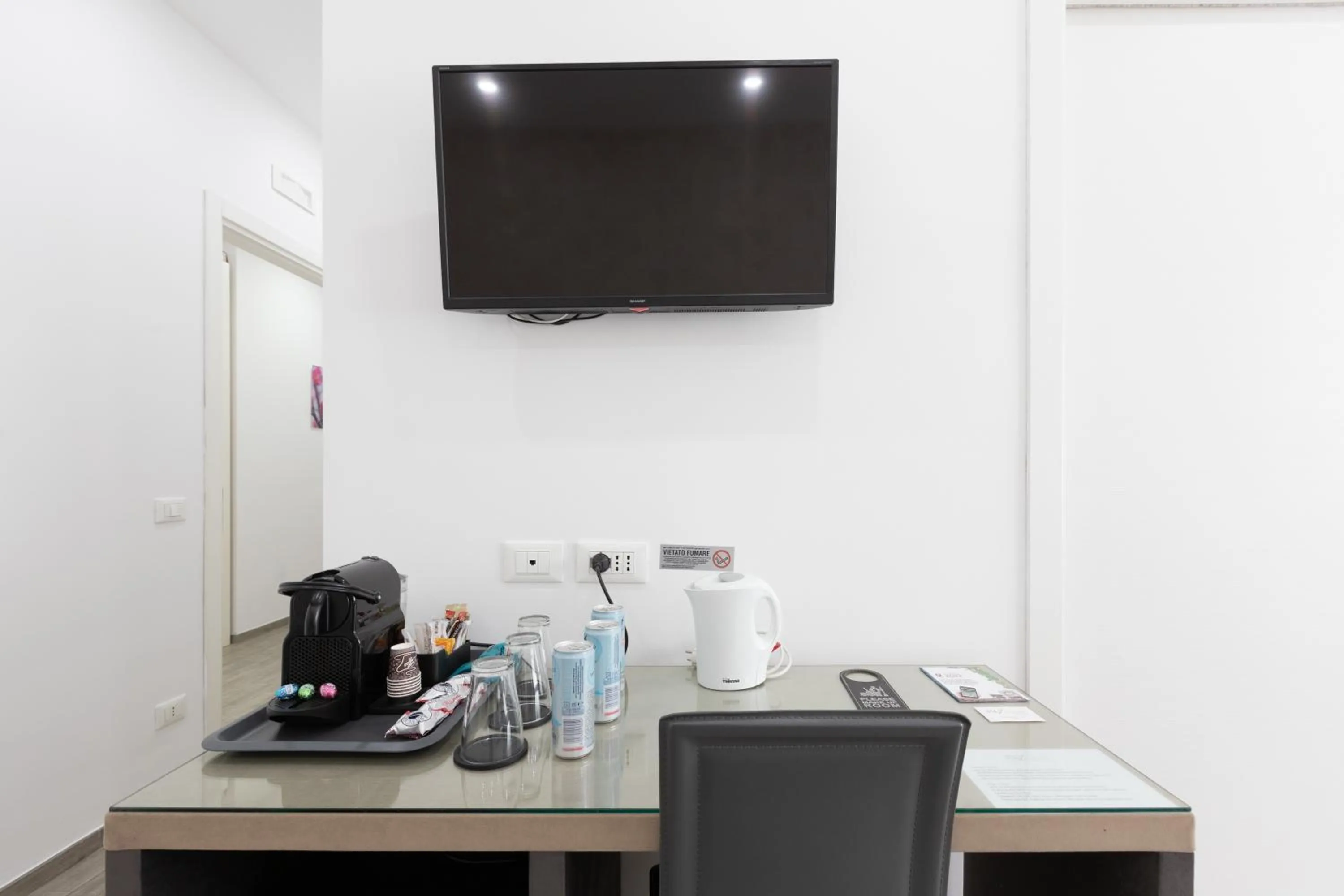 TV and multimedia in 247 Luxury Rooms Trastevere