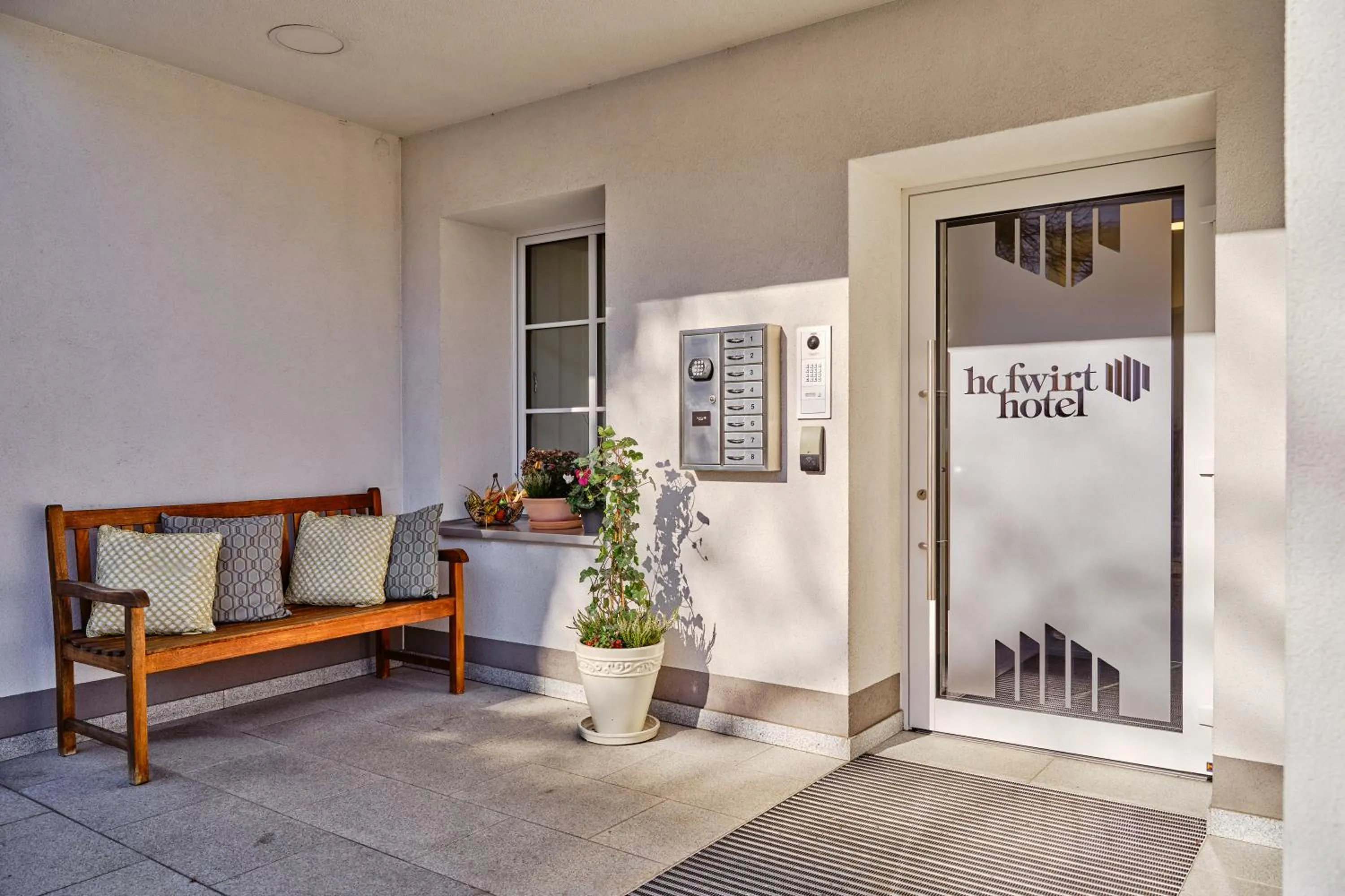 Facade/entrance in Hofwirthotel