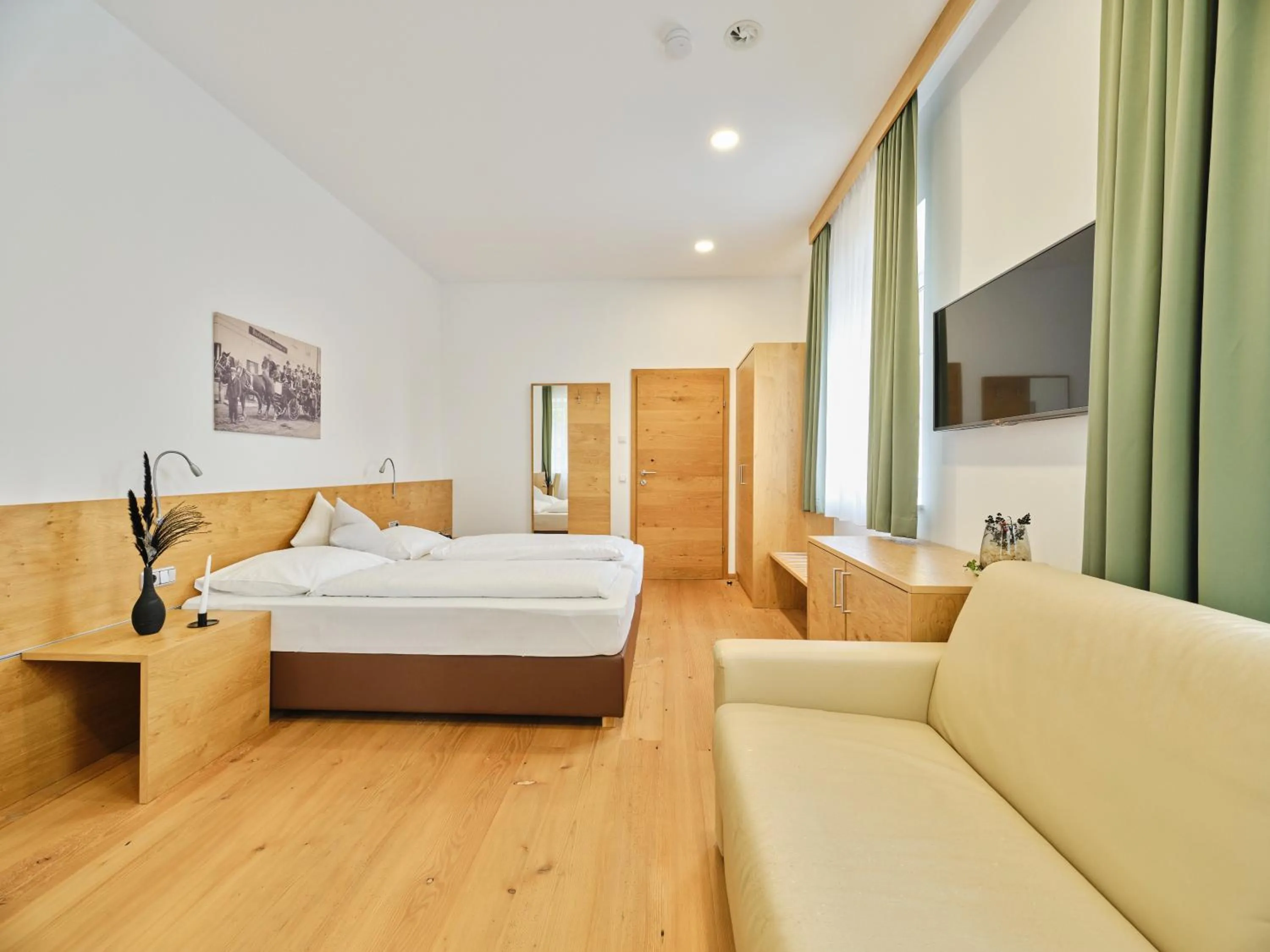 TV and multimedia, Bed in Hofwirthotel