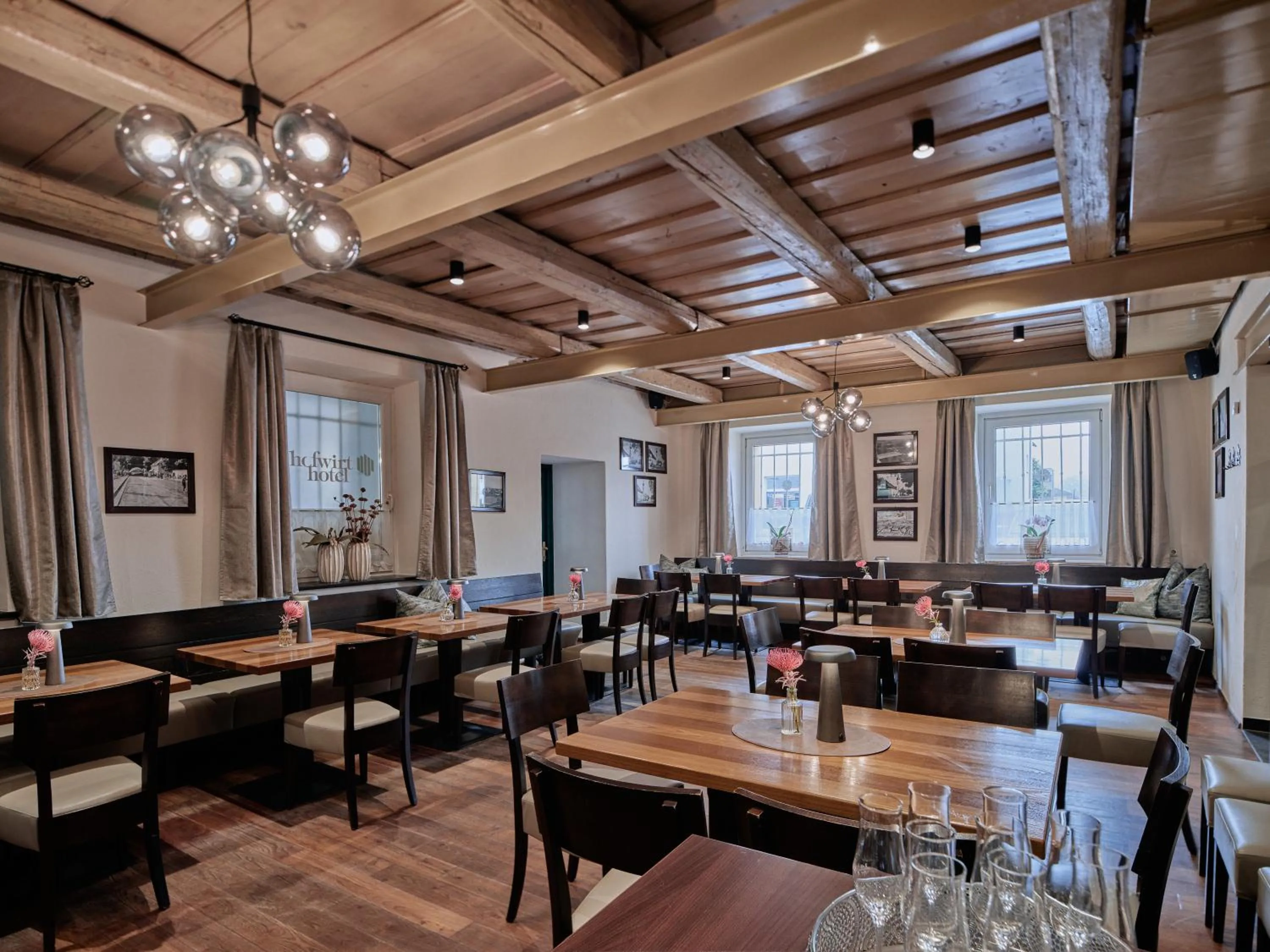 Restaurant/places to eat in Hofwirthotel