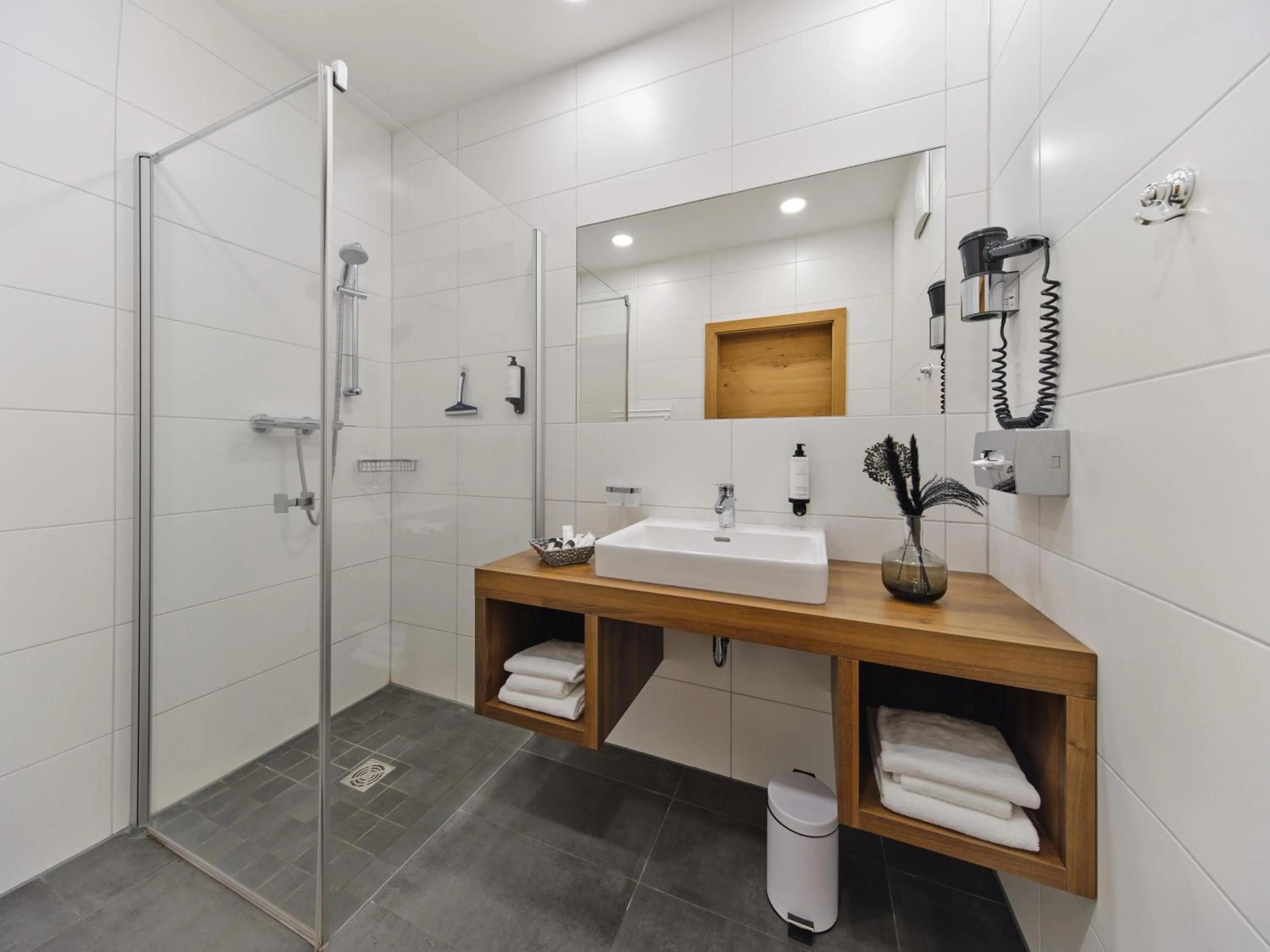 Shower in Hofwirthotel