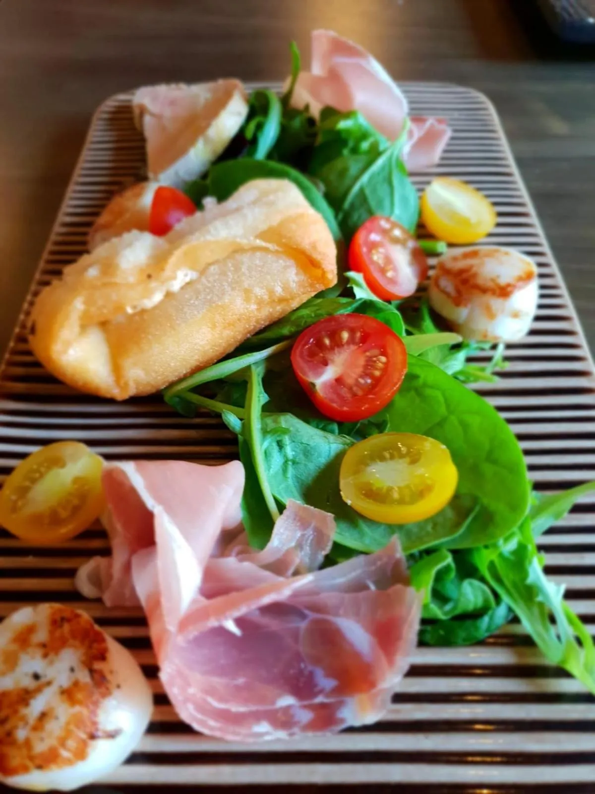 Food in Hôtel de la Gare - Restaurant Bistro Quai