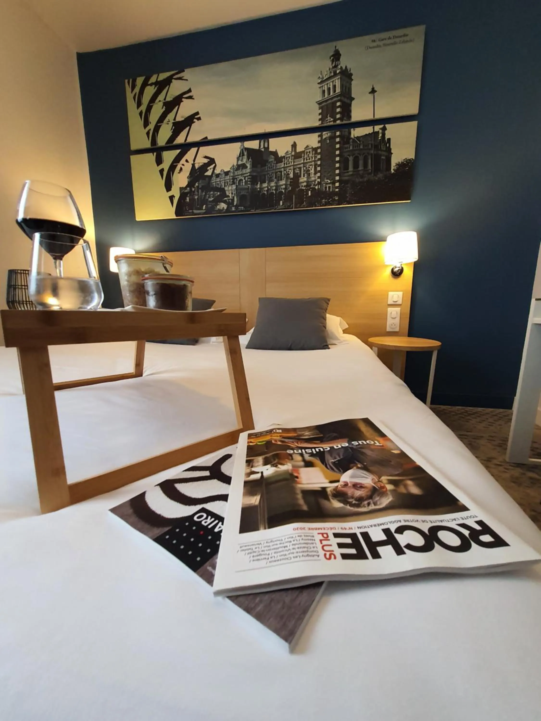 Toilet, Bed in Hôtel de la Gare - Restaurant Bistro Quai