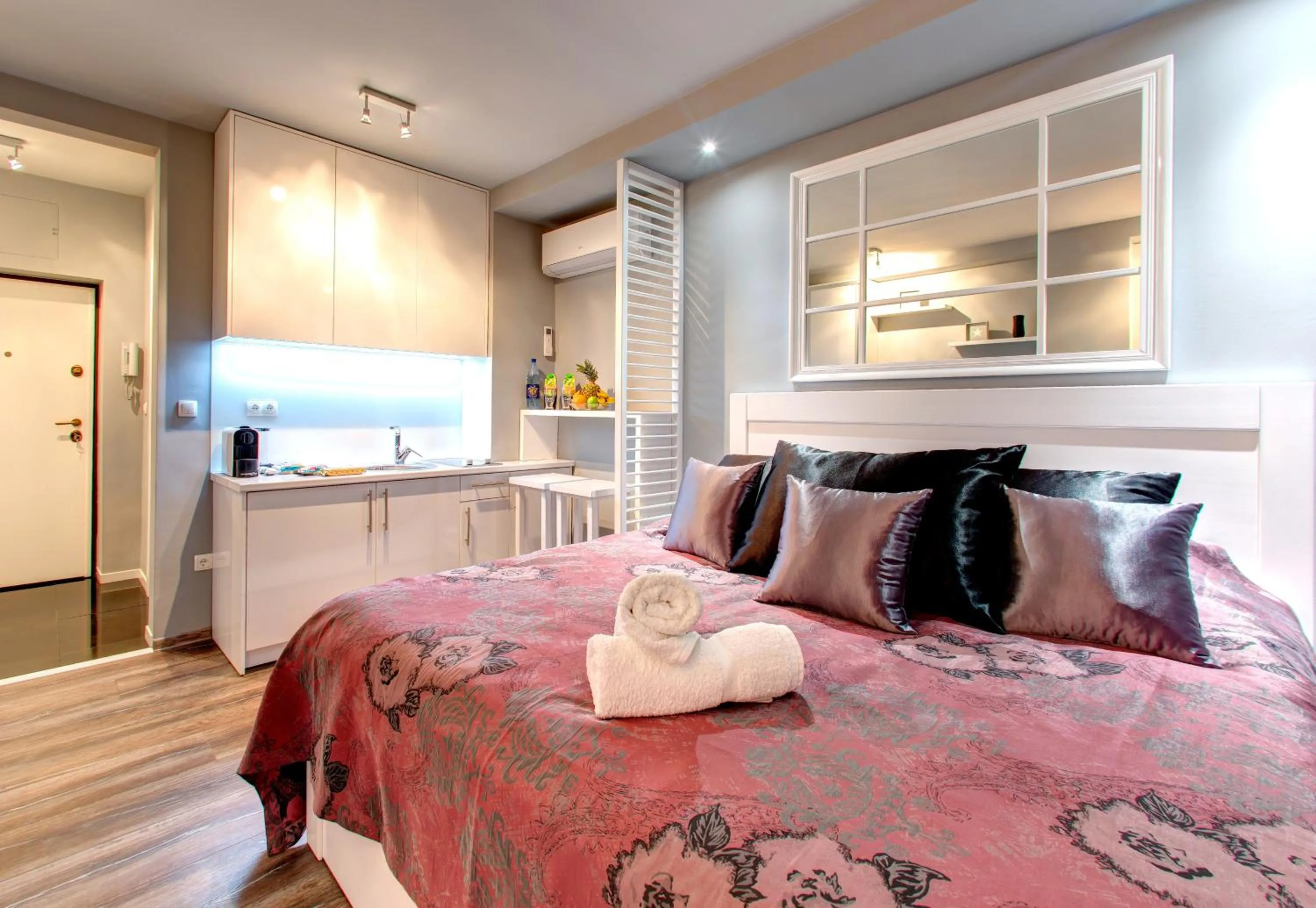 Bed in Luxury Studio Yasmine