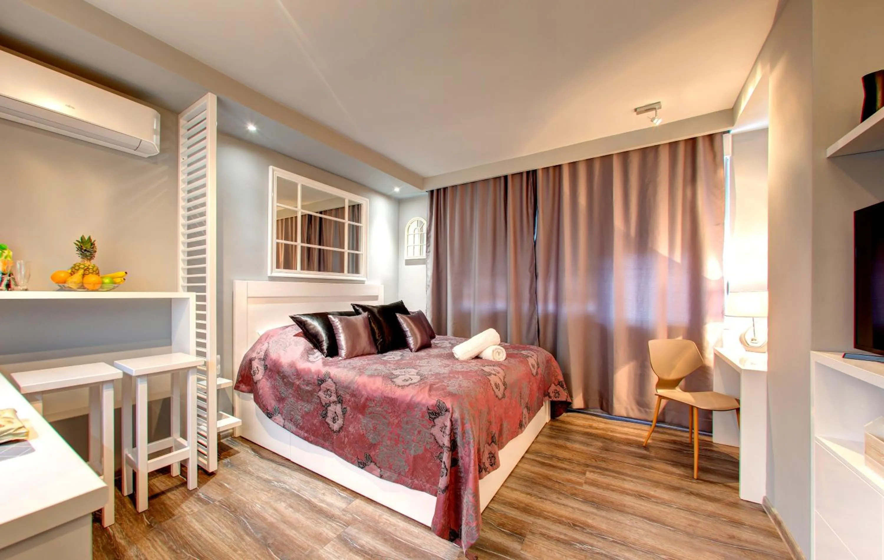 Bed in Luxury Studio Yasmine
