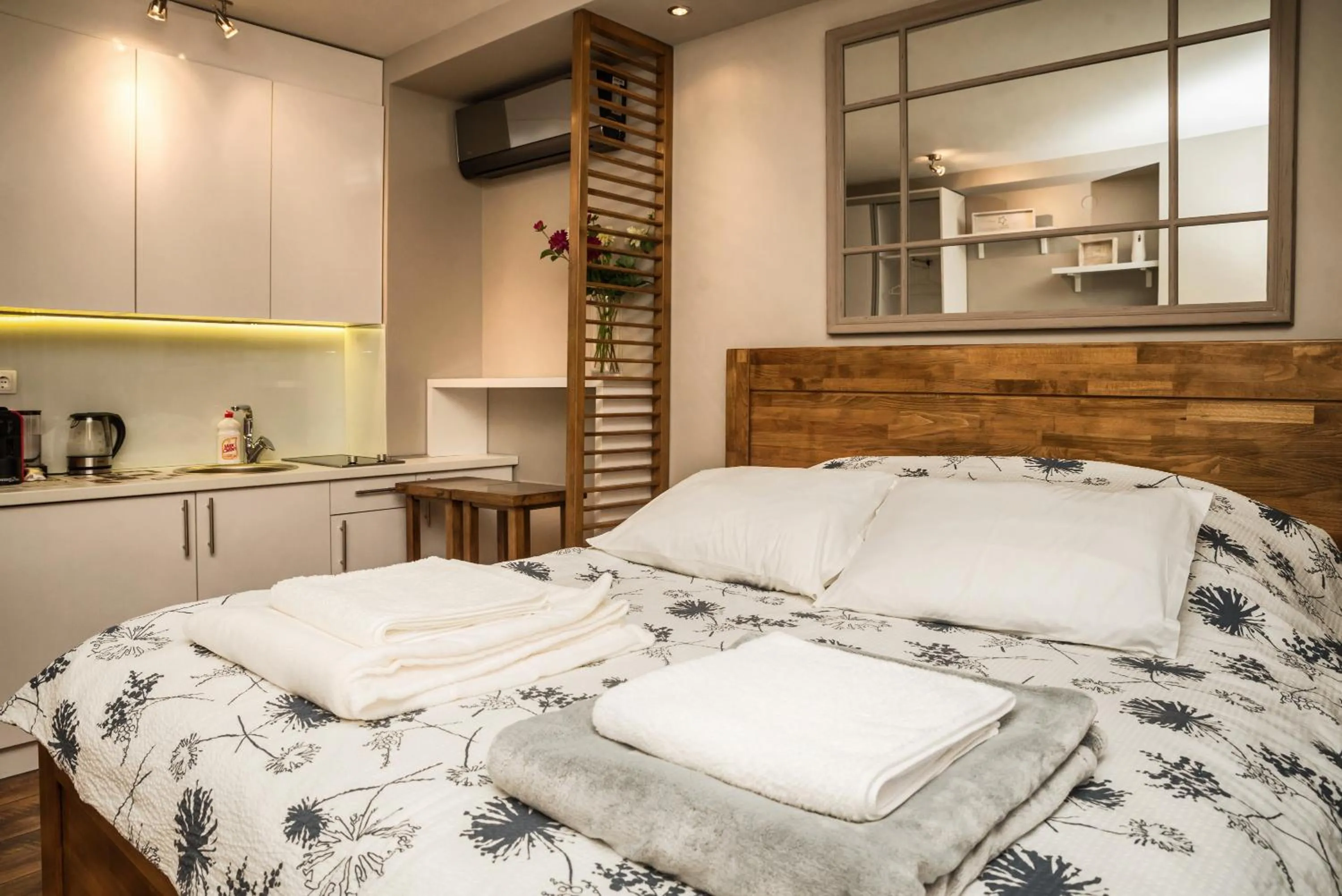 Bed in Luxury Studio Yasmine