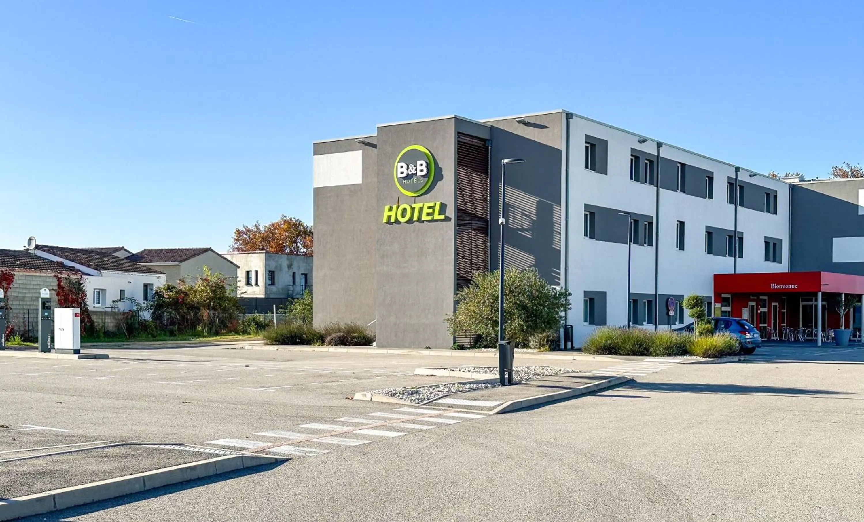 Property building in B&B HOTEL Valence TGV Romans