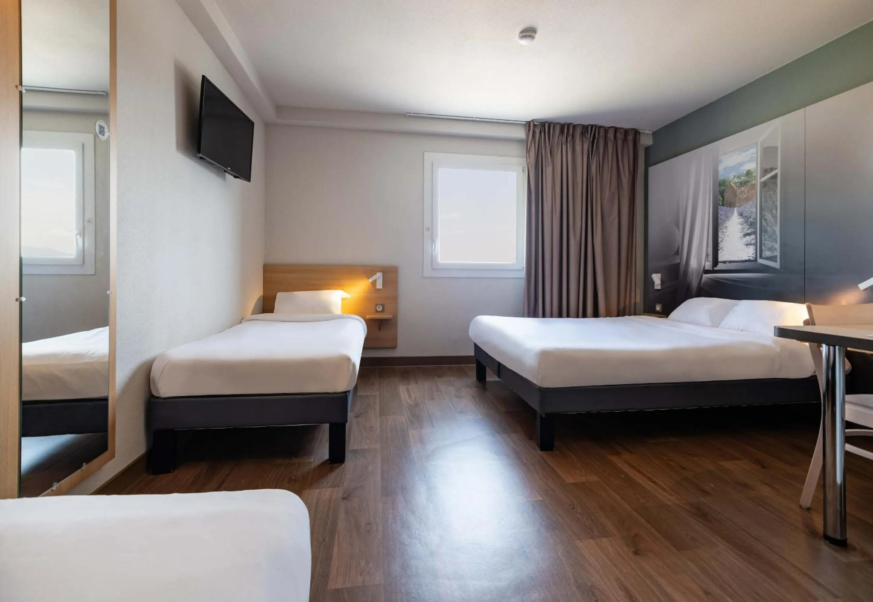 Bedroom, Bed in B&B HOTEL Valence TGV Romans