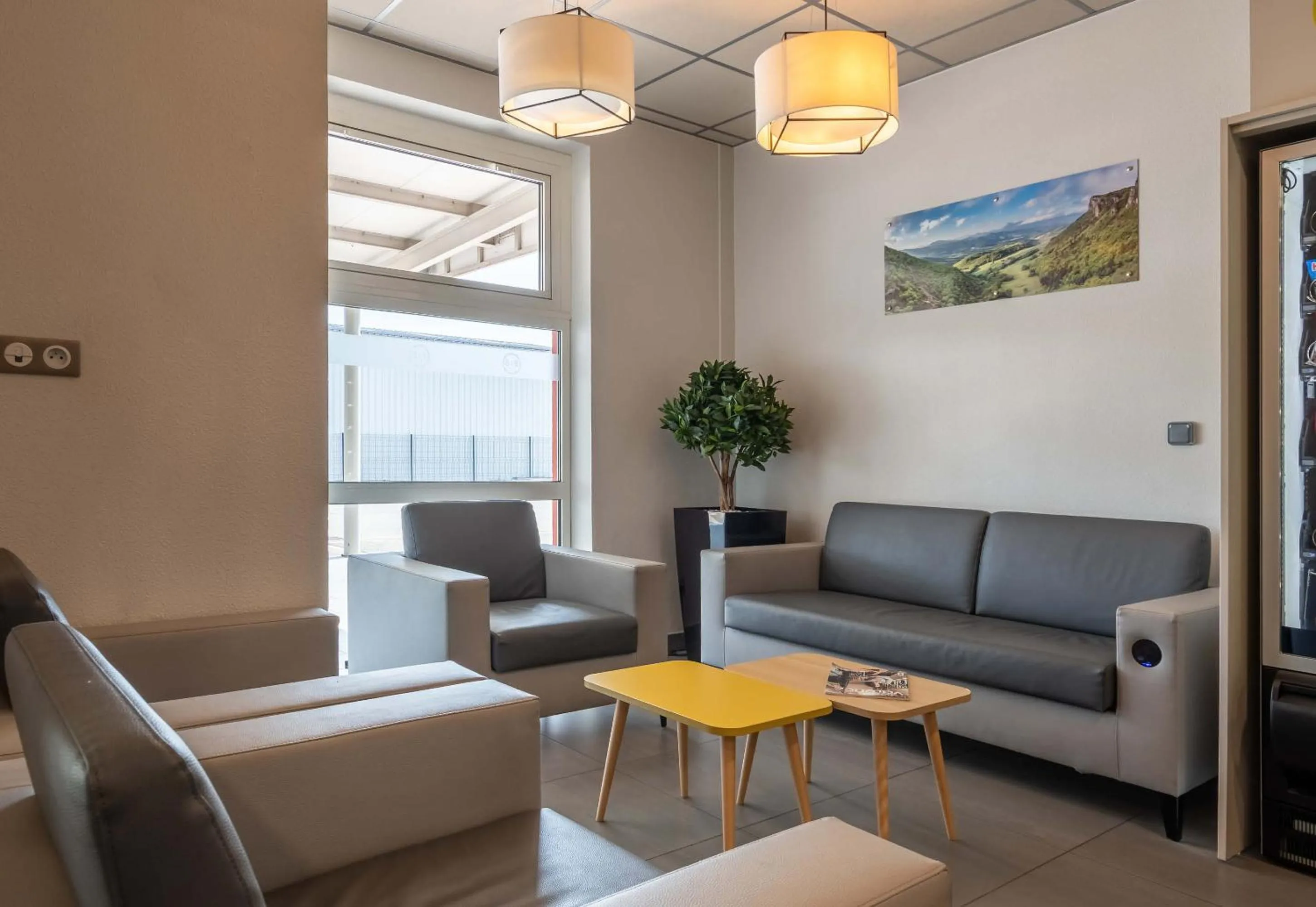 Seating area in B&B HOTEL Valence TGV Romans