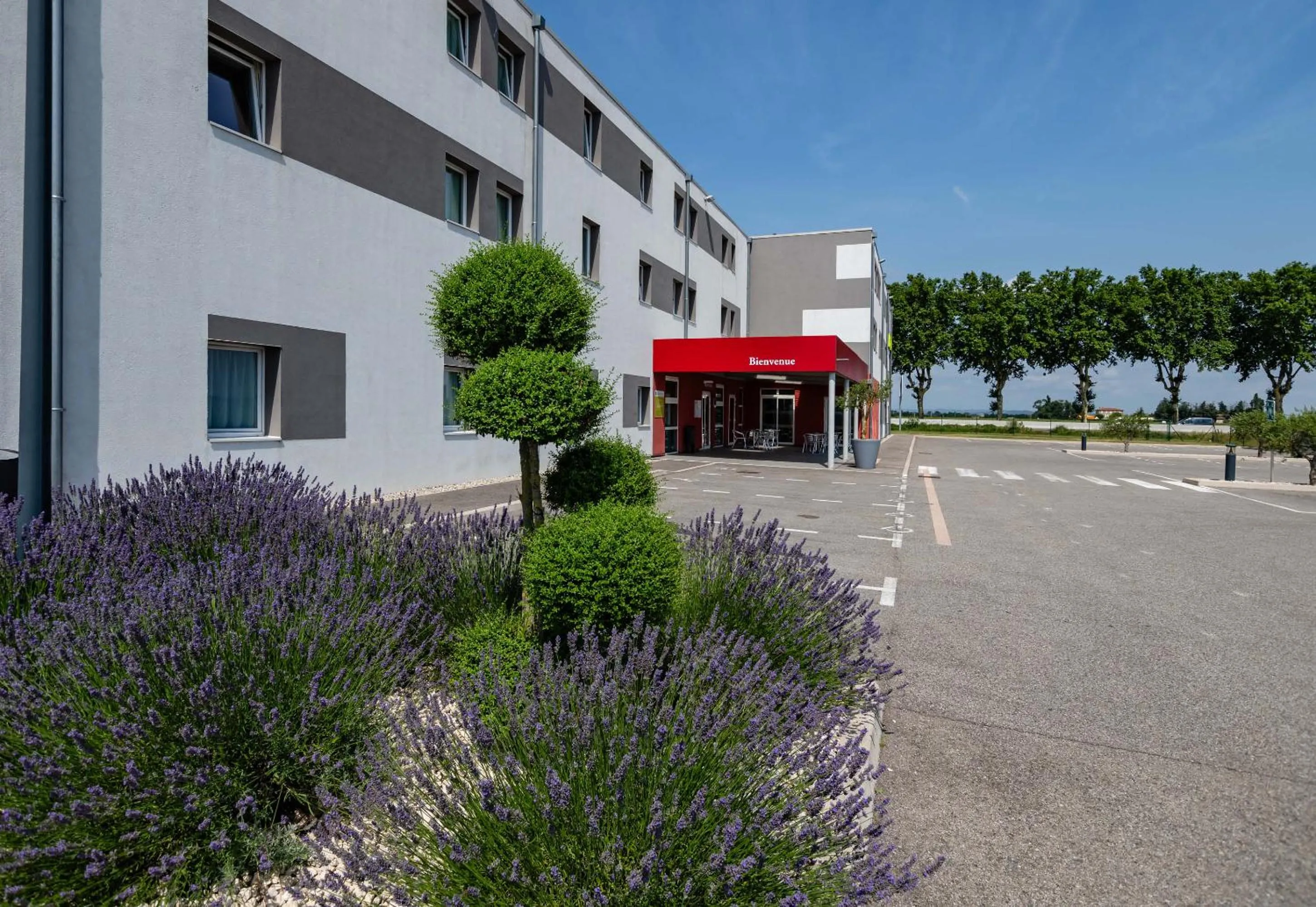 Property building in B&B HOTEL Valence TGV Romans