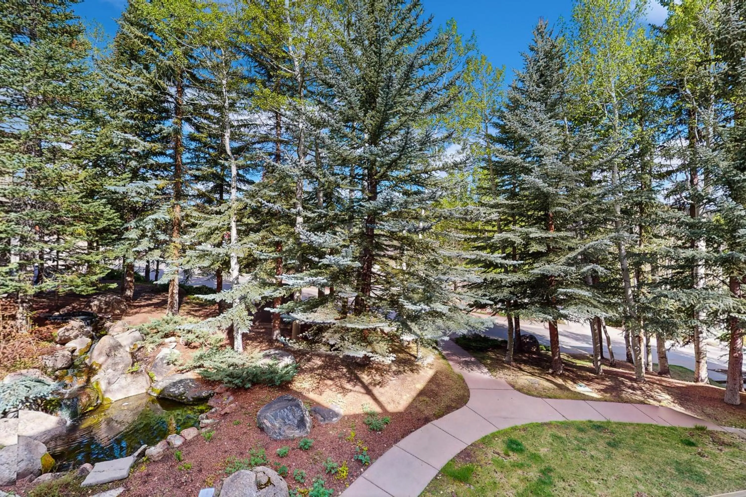 Cozy Slopeside Condo