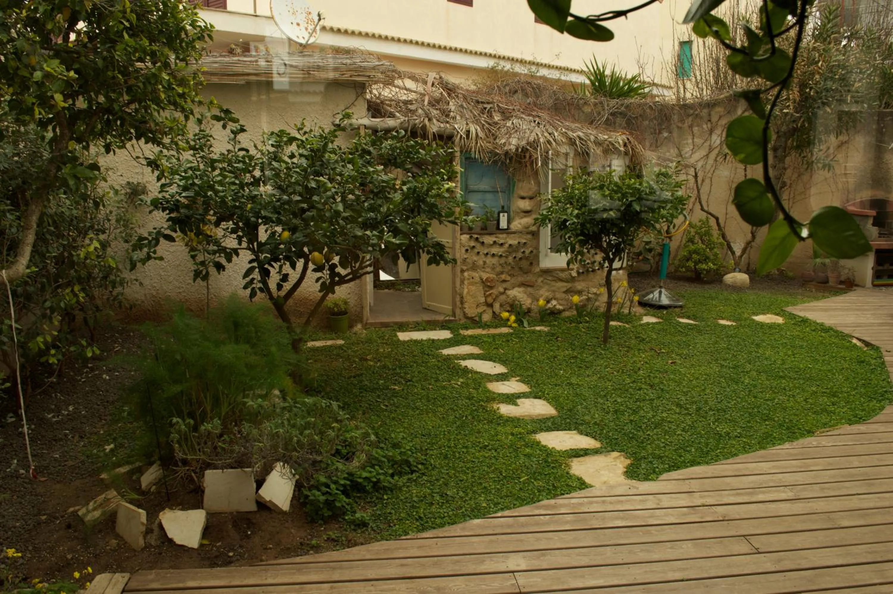 Garden view in Sempreverde Atelier B&B