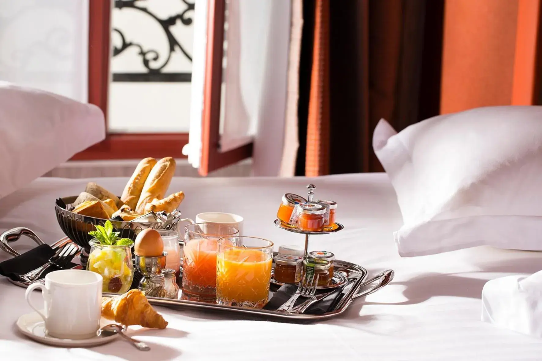 Breakfast in Hotel Whistler - Gare du Nord Breakfast in Hotel Whistler - Gare du Nord