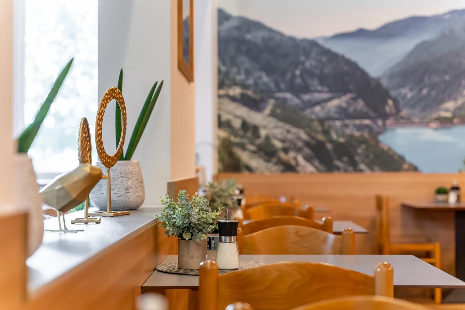 Dining area in OEKOTEL Salzburg Messe