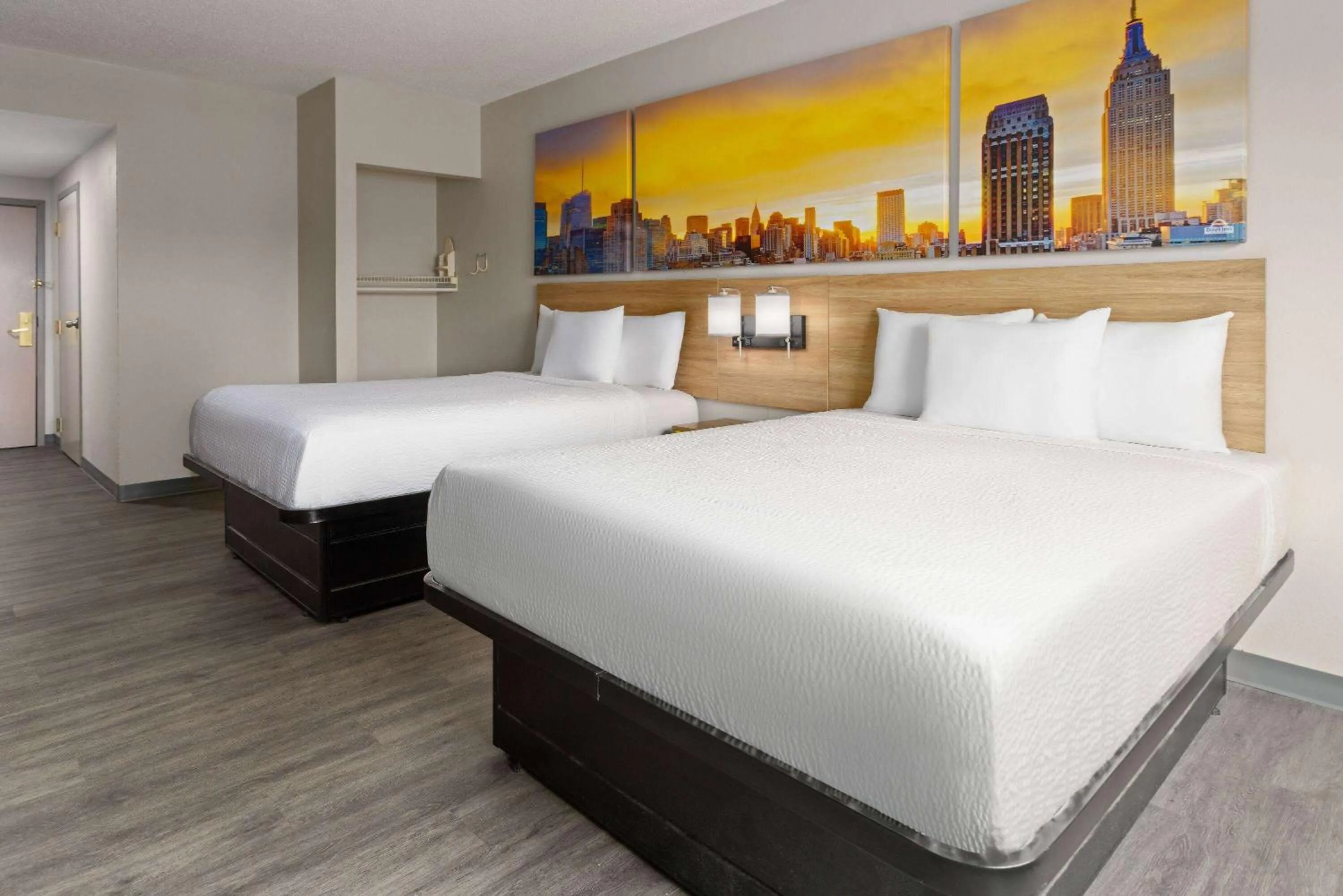 Photo of the whole room, Bed in Days Inn & Suites by Wyndham Albany