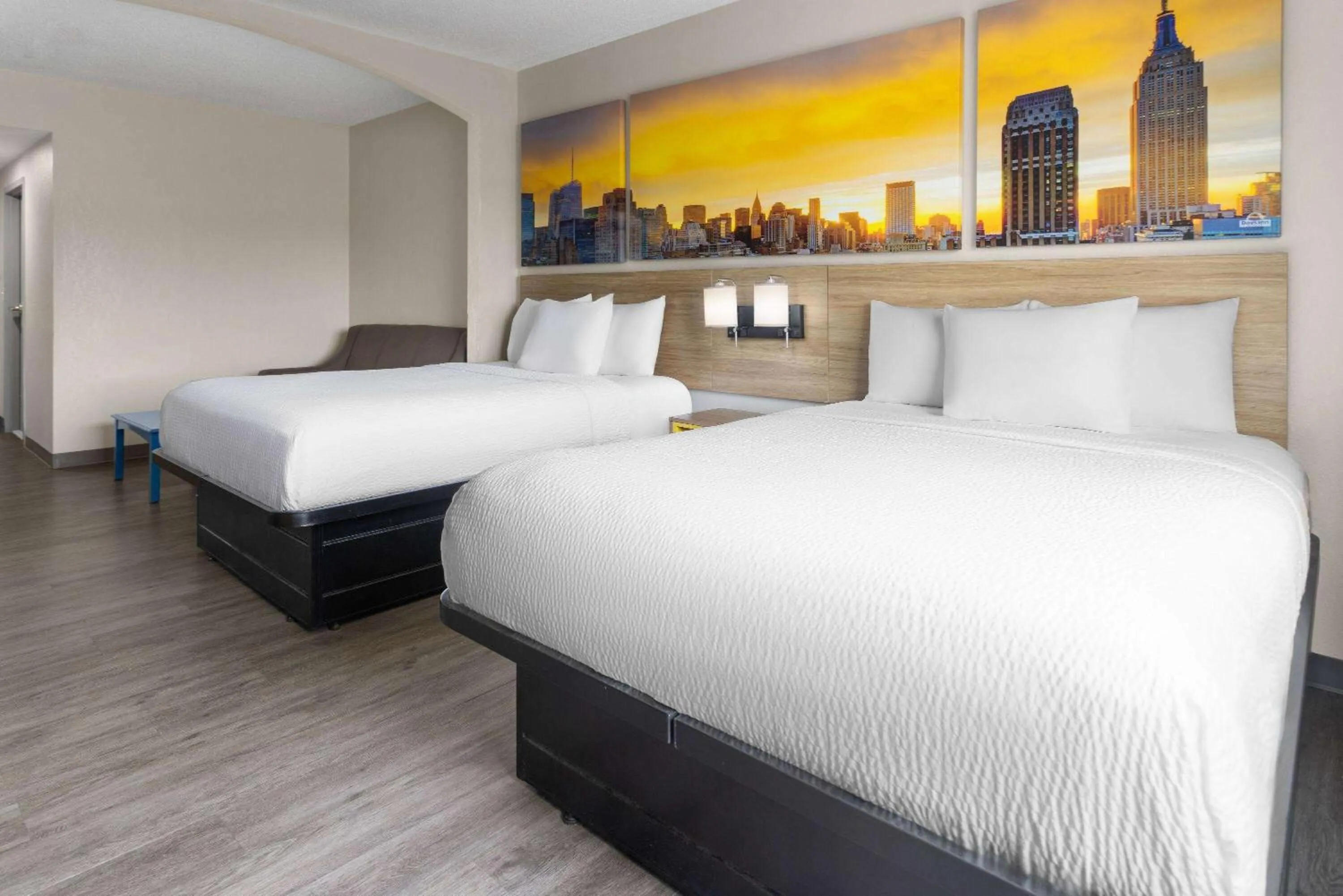 Photo of the whole room, Bed in Days Inn & Suites by Wyndham Albany